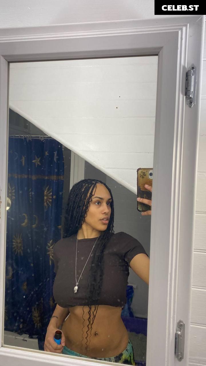 Aaliyeezy Image 4736241