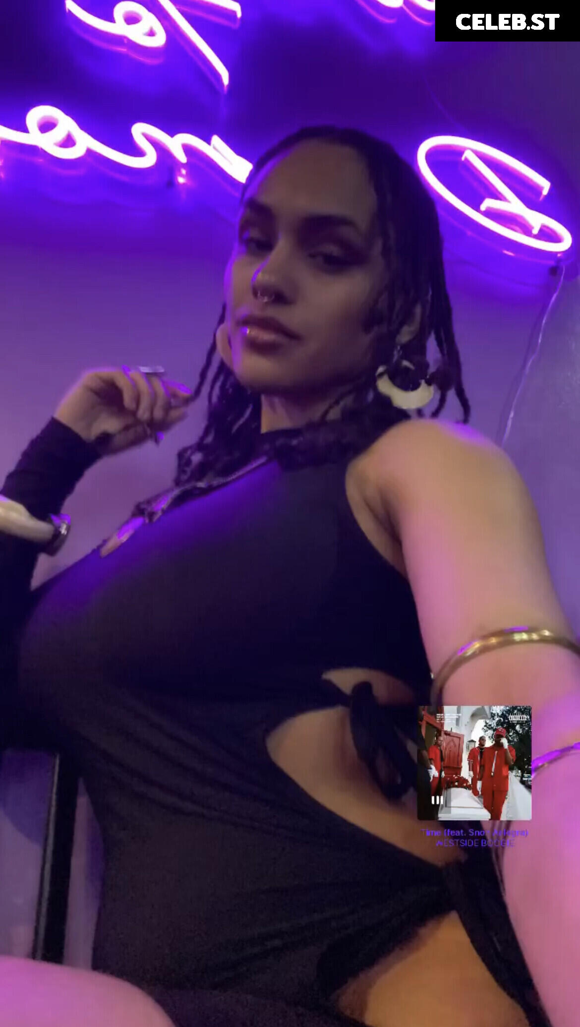 Aaliyeezy Image 4732859