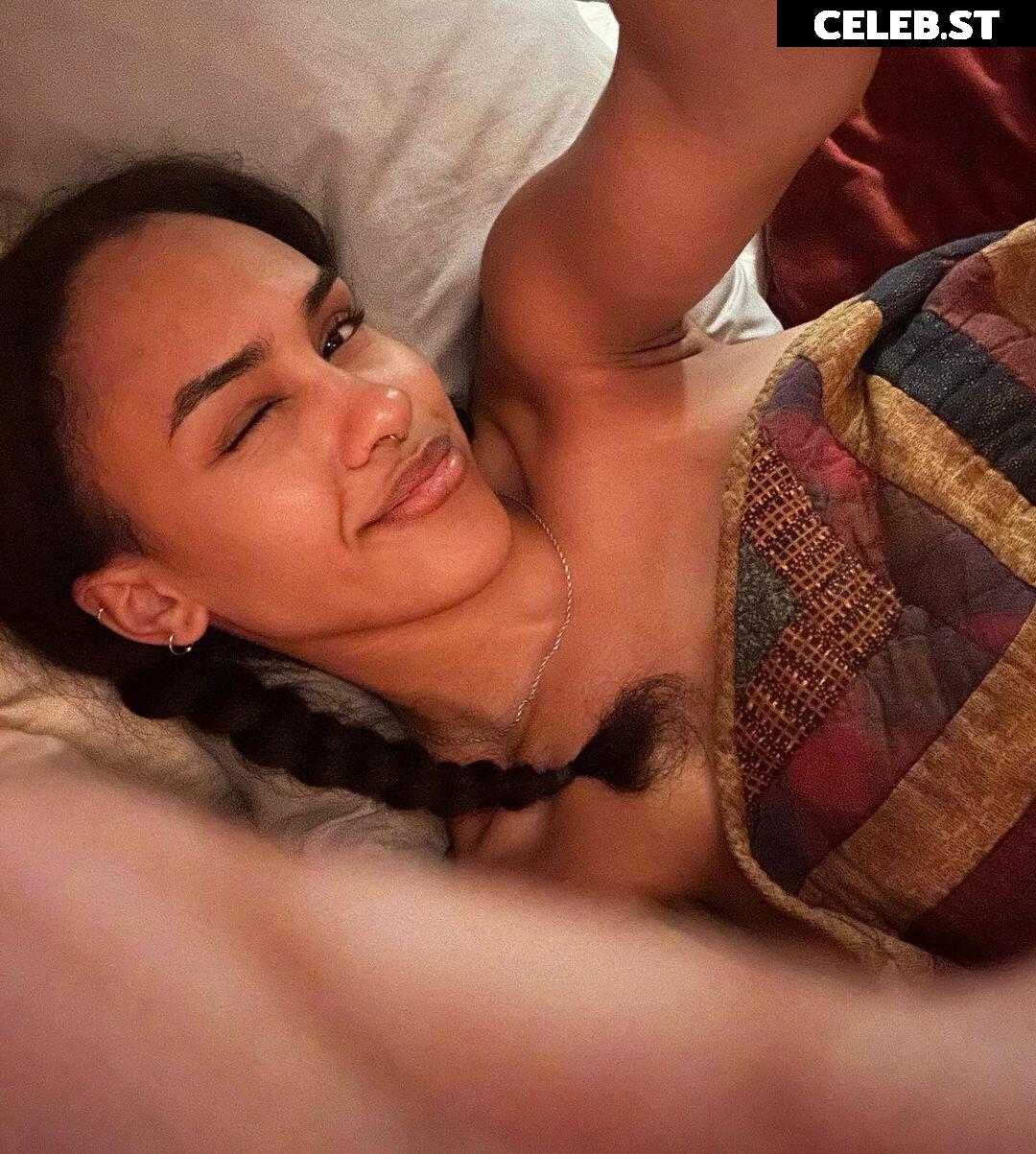 Aaliyeezy Image 4738585