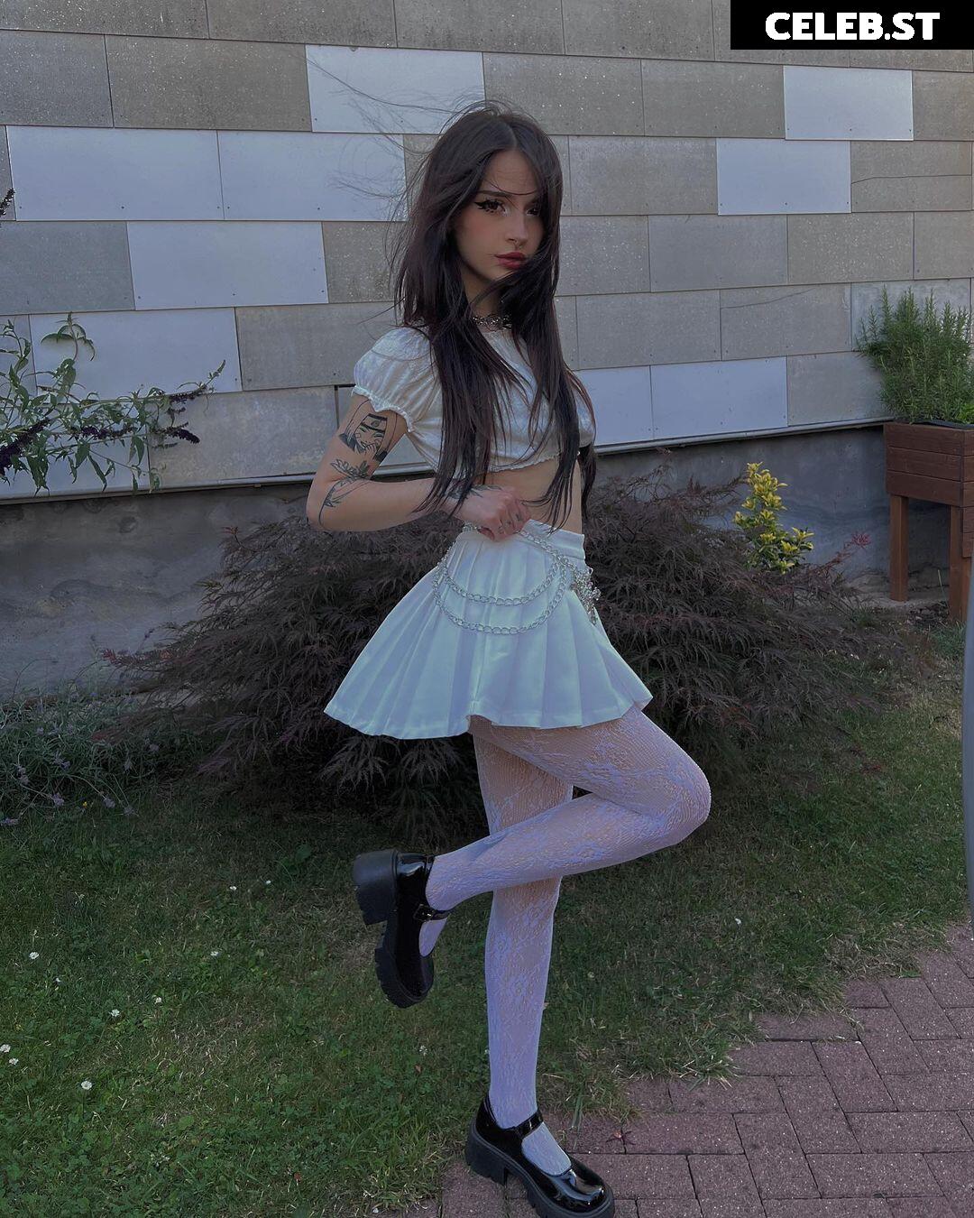 Cata Leyah / cata.leyah / cataleyah_ / leyahcata Image 4727795