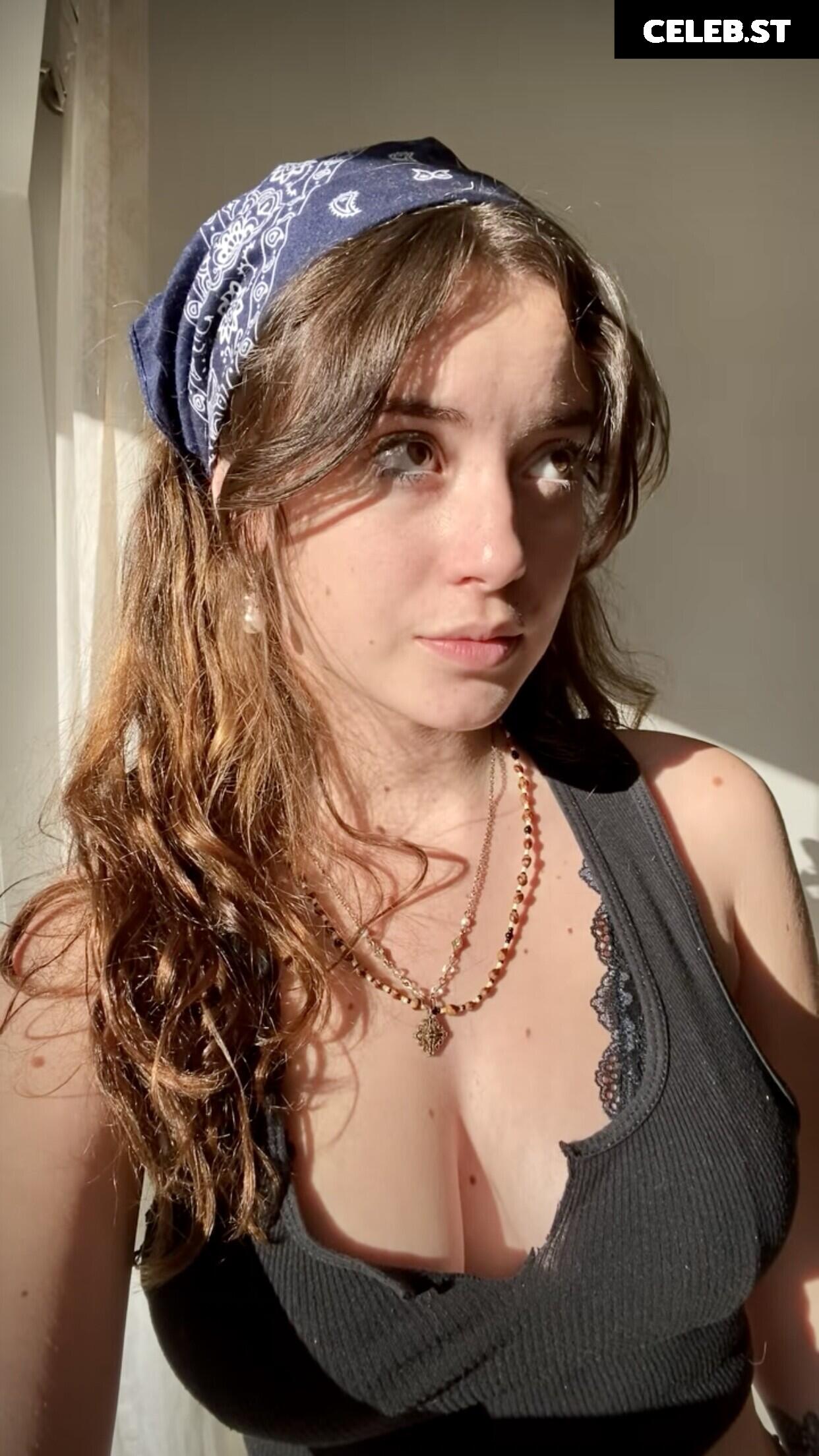 Hotblockchain / Emily Cocea / cryptobaddie1 Image 4727633