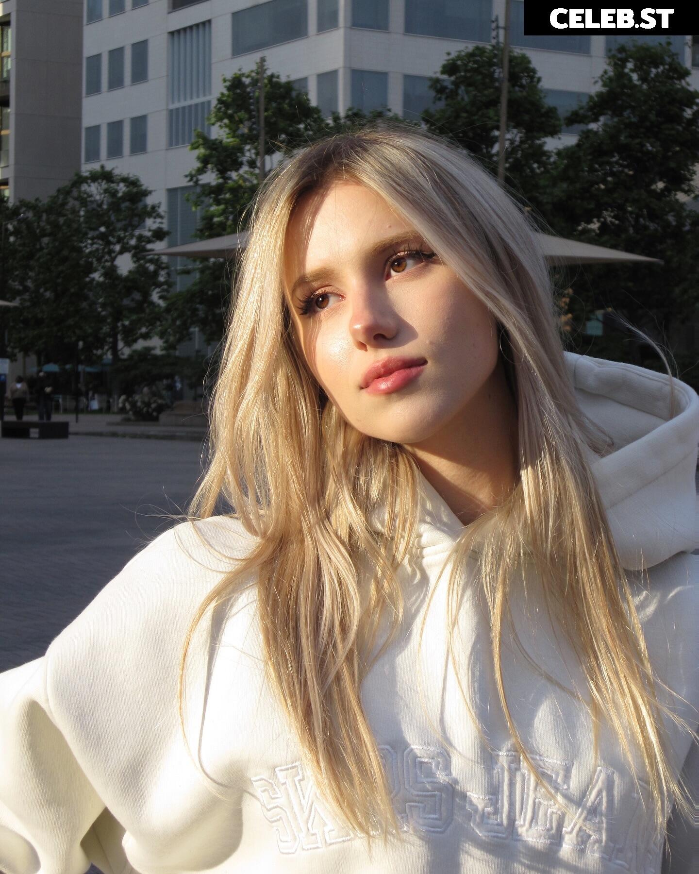 Kitty-Mae / kittymerritt Image 4722500