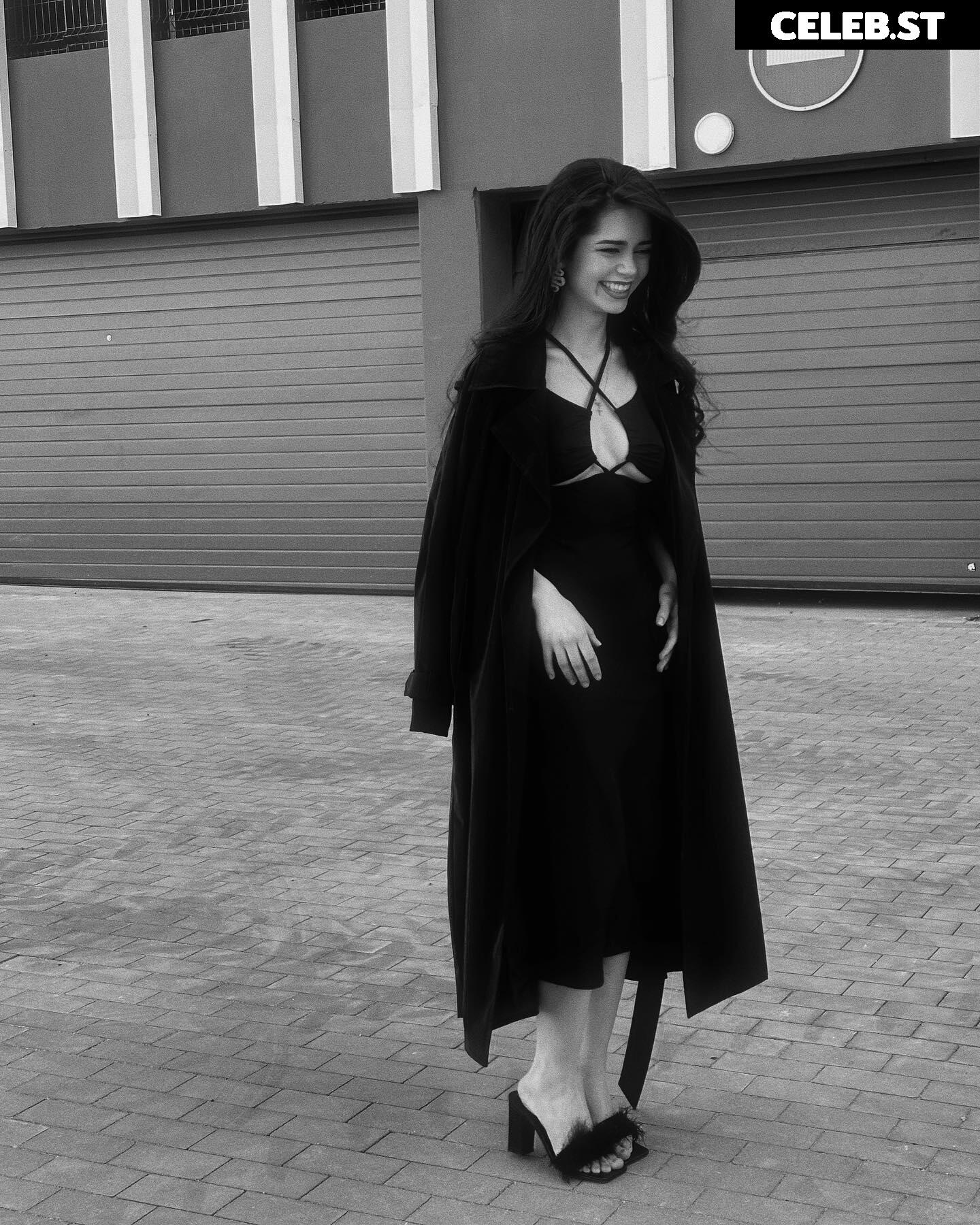 Sofia Chernasova / chernasova.sofia / soniachrn / Чернасова Софія Image 4722372