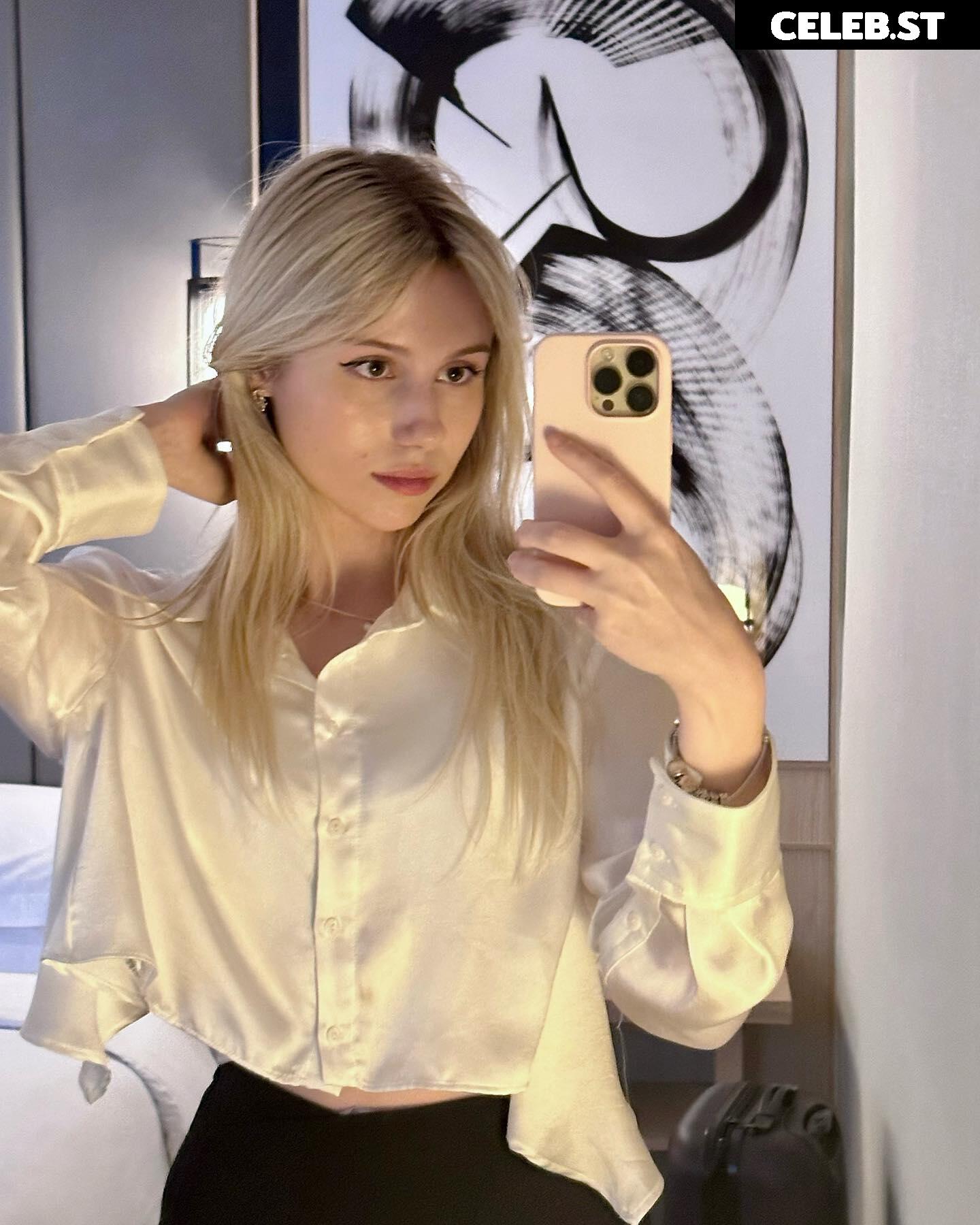 Kitty-Mae / kittymerritt Image 4720547