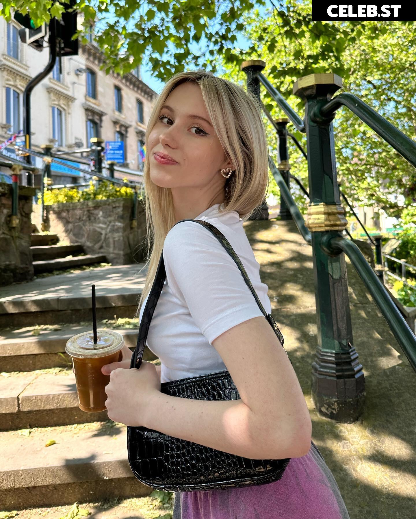 Kitty-Mae / kittymerritt Image 4720459