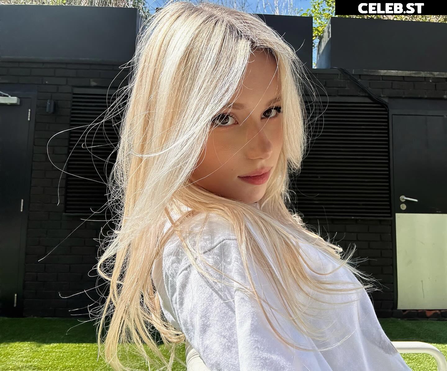 Kitty-Mae / kittymerritt Image 4719461