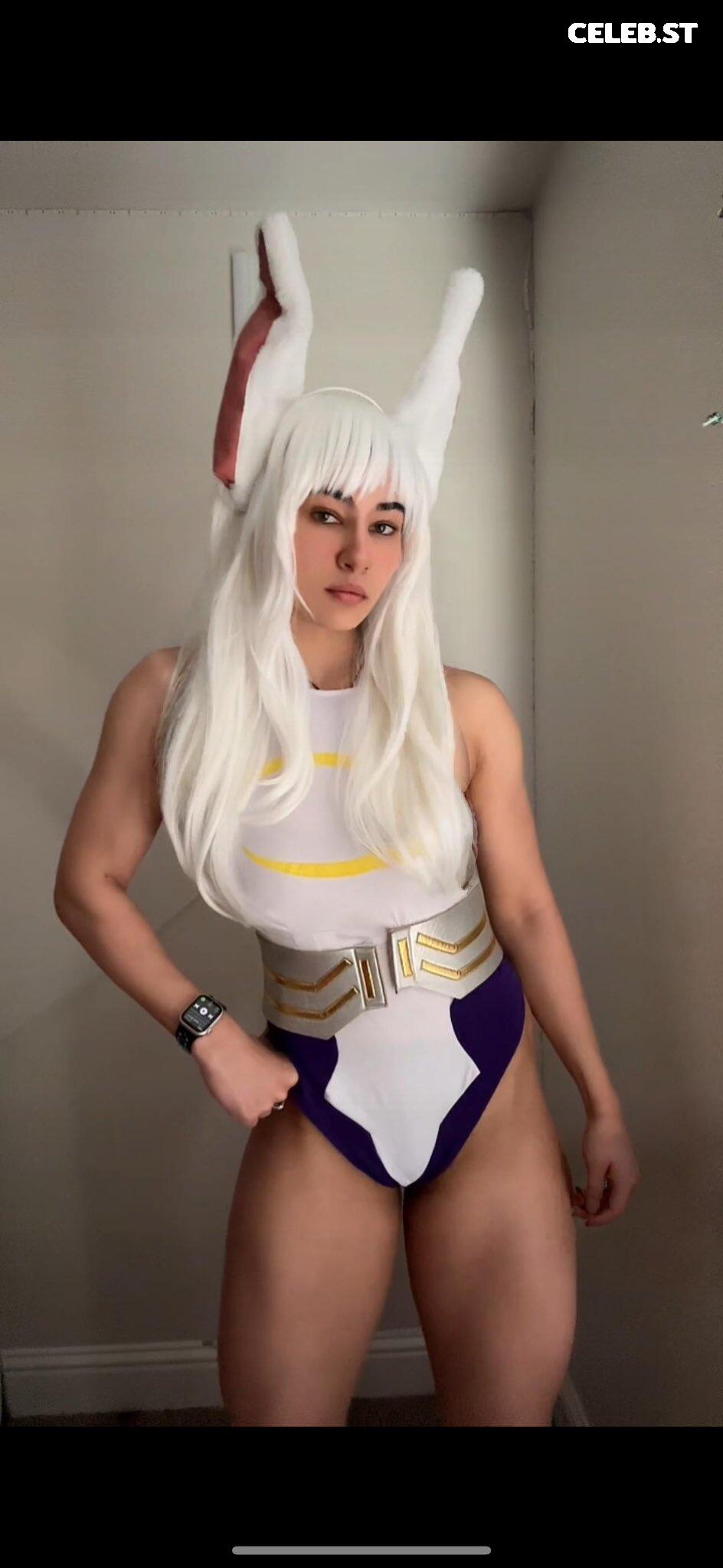 Naila Iqbal / alienalianz / NylaWHO / NylaWHO1 Image 4705641