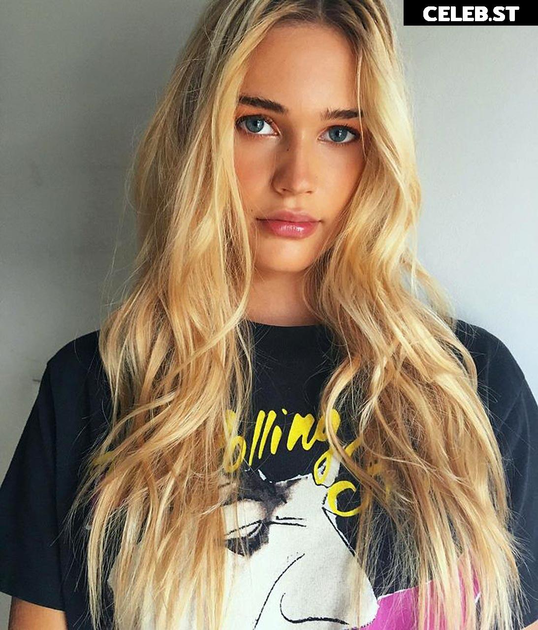 Noel Capri Berry Image 4706540