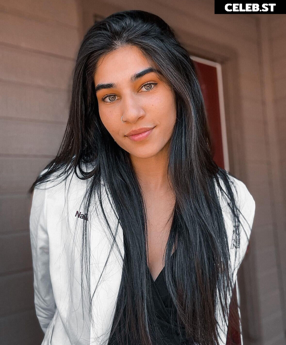 Naila Iqbal / alienalianz / NylaWHO / NylaWHO1 Image 4704800