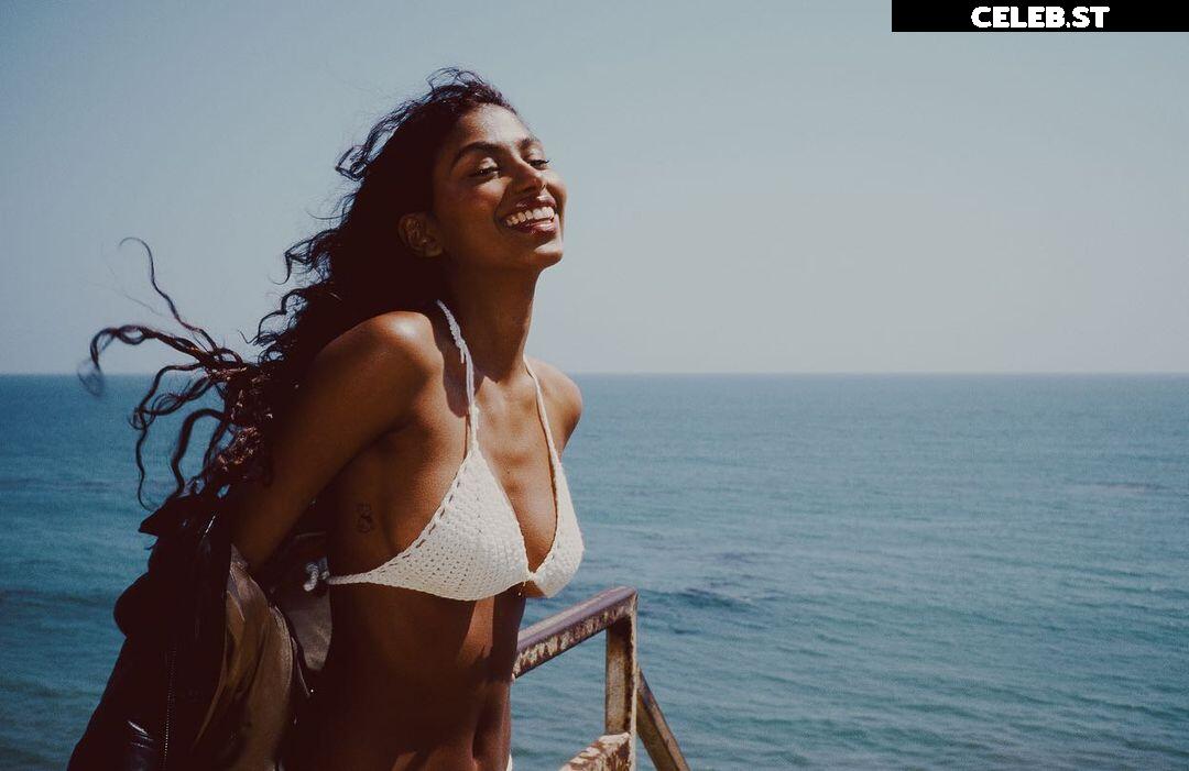 Mila Cabrera Image 4700613