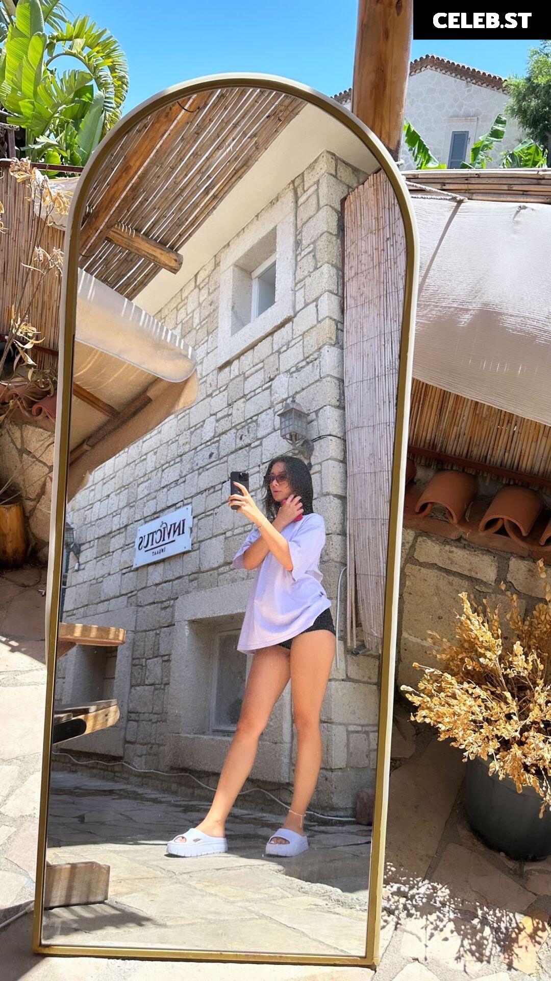 Merve Cin atavratmiyav Image 4709182