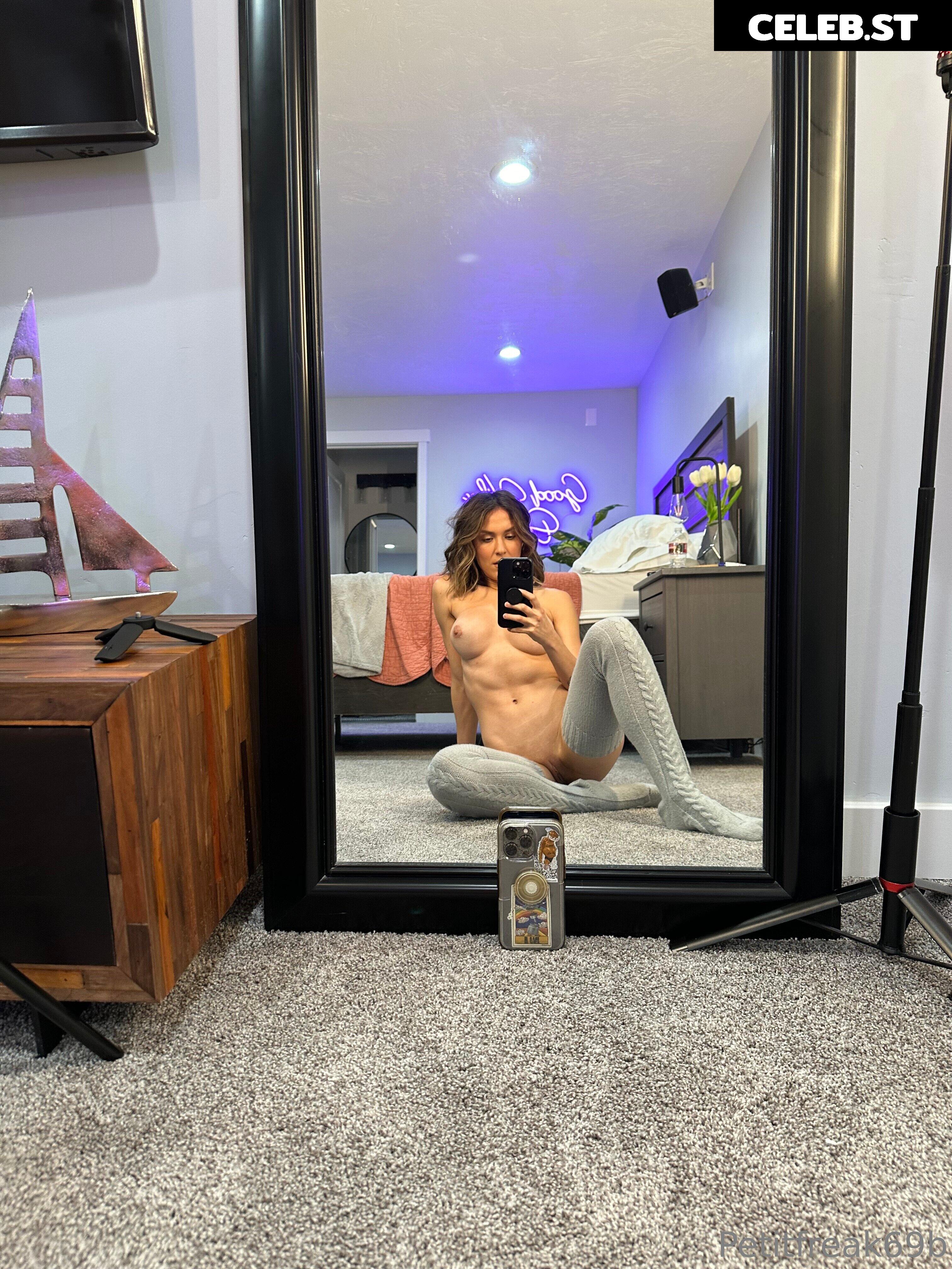 Petitfreak69b Image 4099373