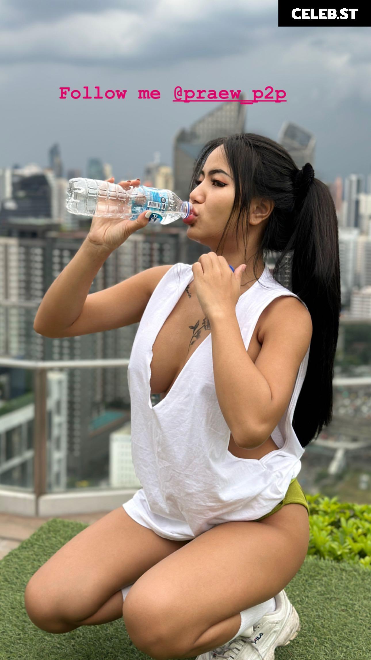 Praew Phatcharin / ppraew_pp22 / phatcharin22 / praewasian Image 4056425