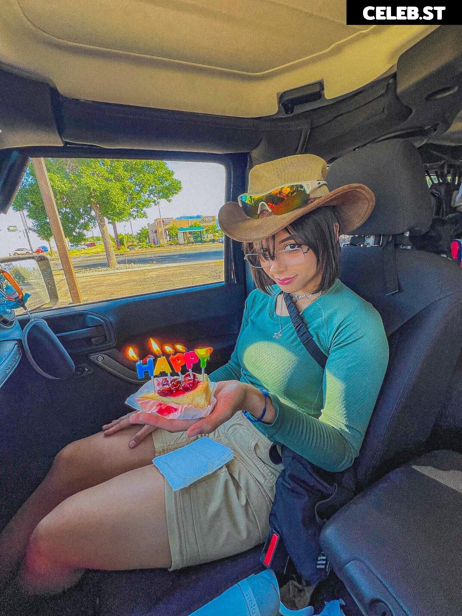 Irlupdog ( glasses_gf) Image 4057616