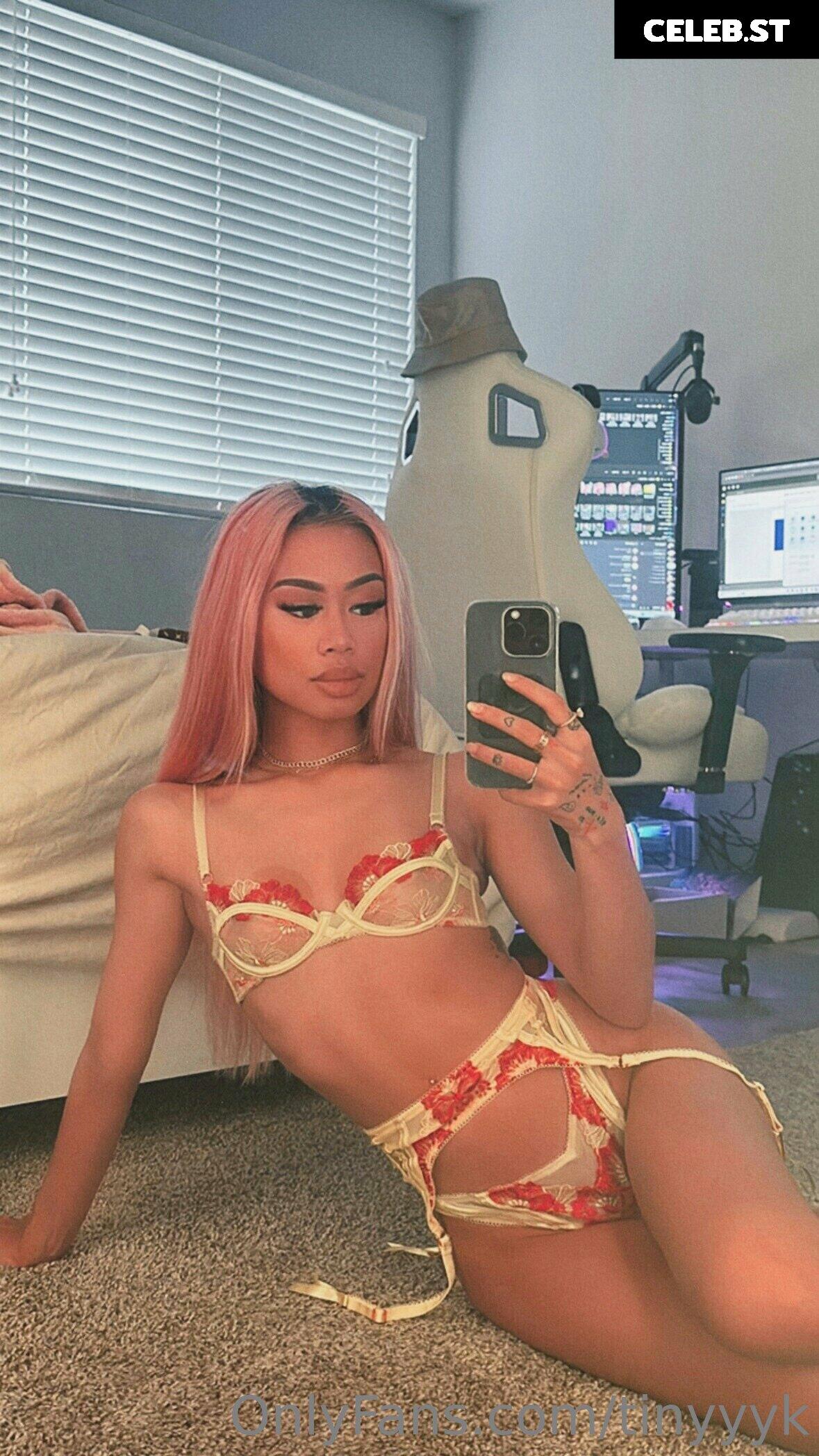 tinyyyk (aka kaylakipp) Image 4051214