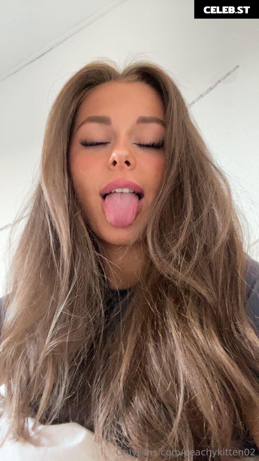 Marie_DK (marie dk, mari dk) // Peachykitten02 (tiny danish chick) Image 4046367