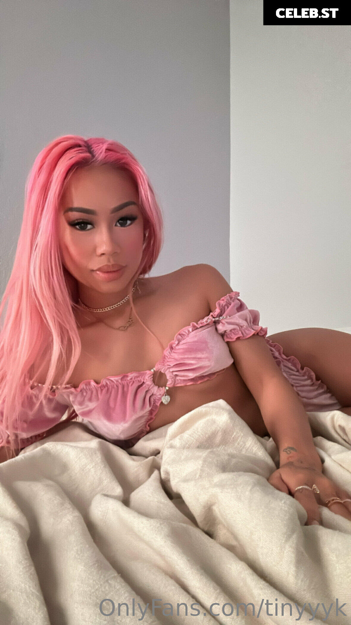 tinyyyk (aka kaylakipp) Image 4049697