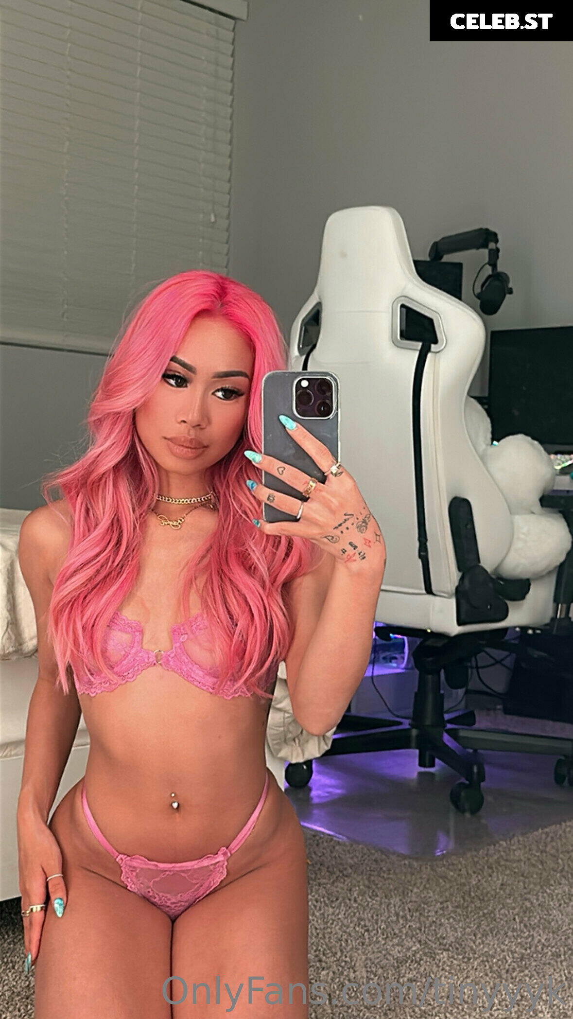 tinyyyk (aka kaylakipp) Image 4049247