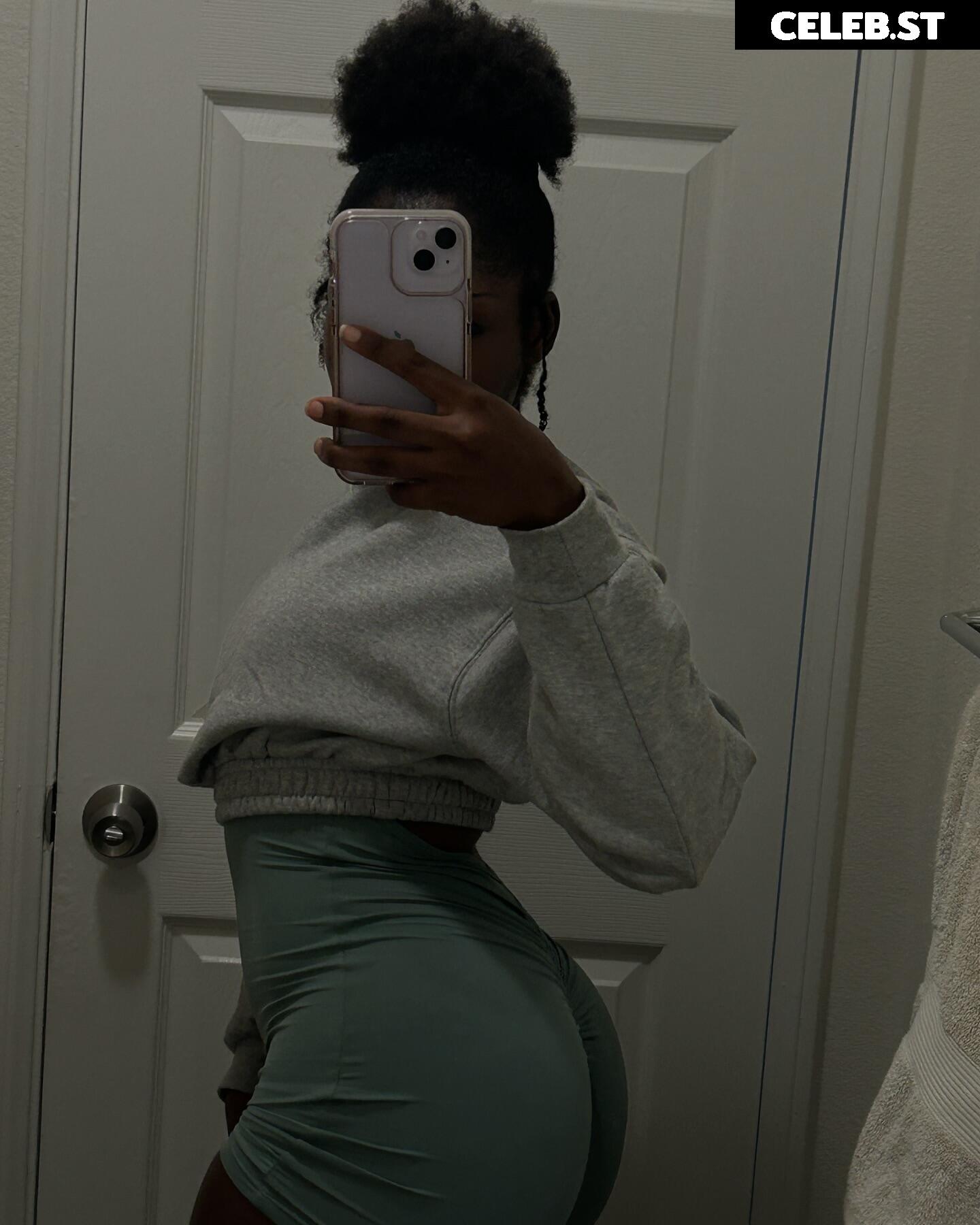 Ebony Butts / PastaToots Image 4025589