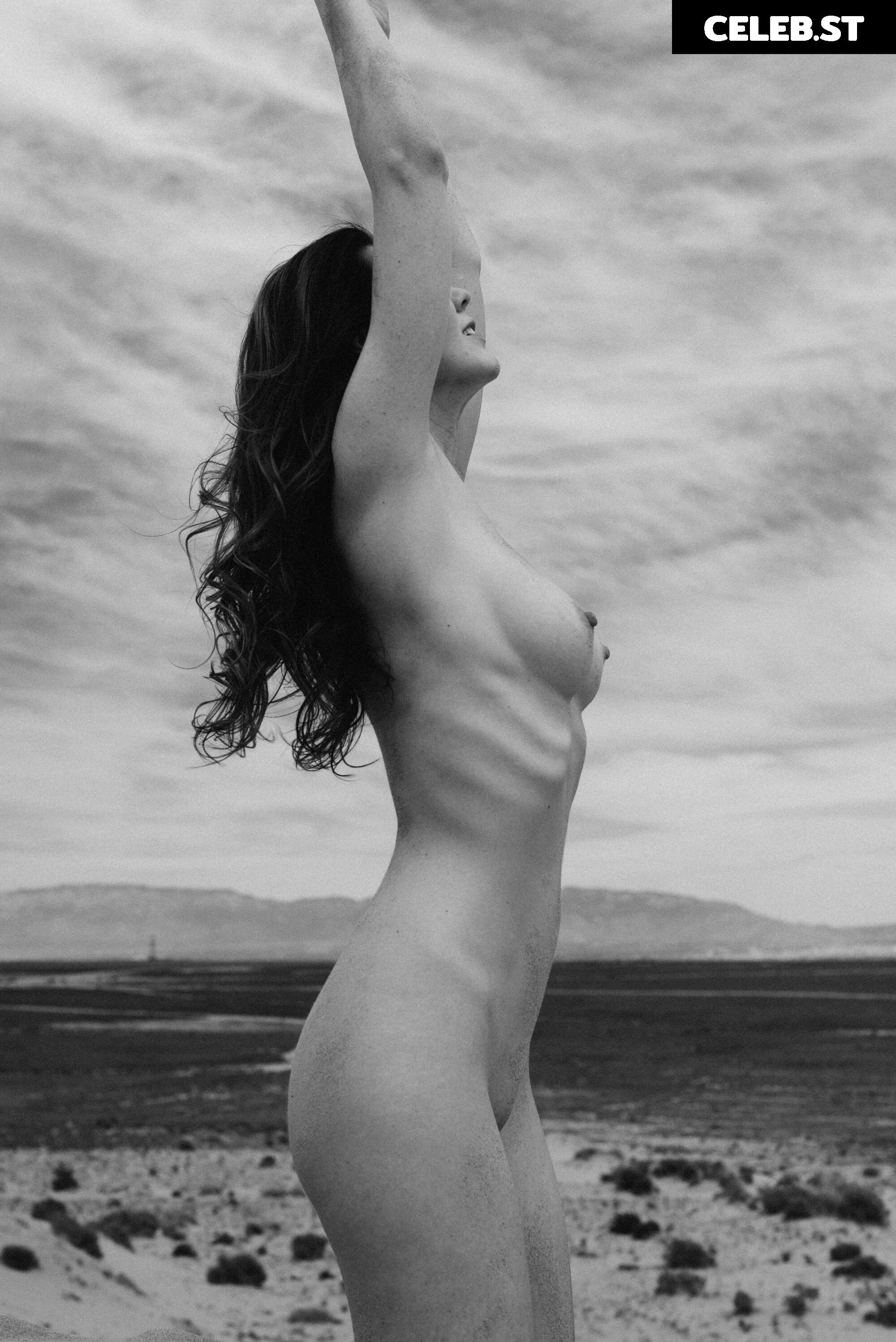 Lady In The Streets / elliejames Image 4025186