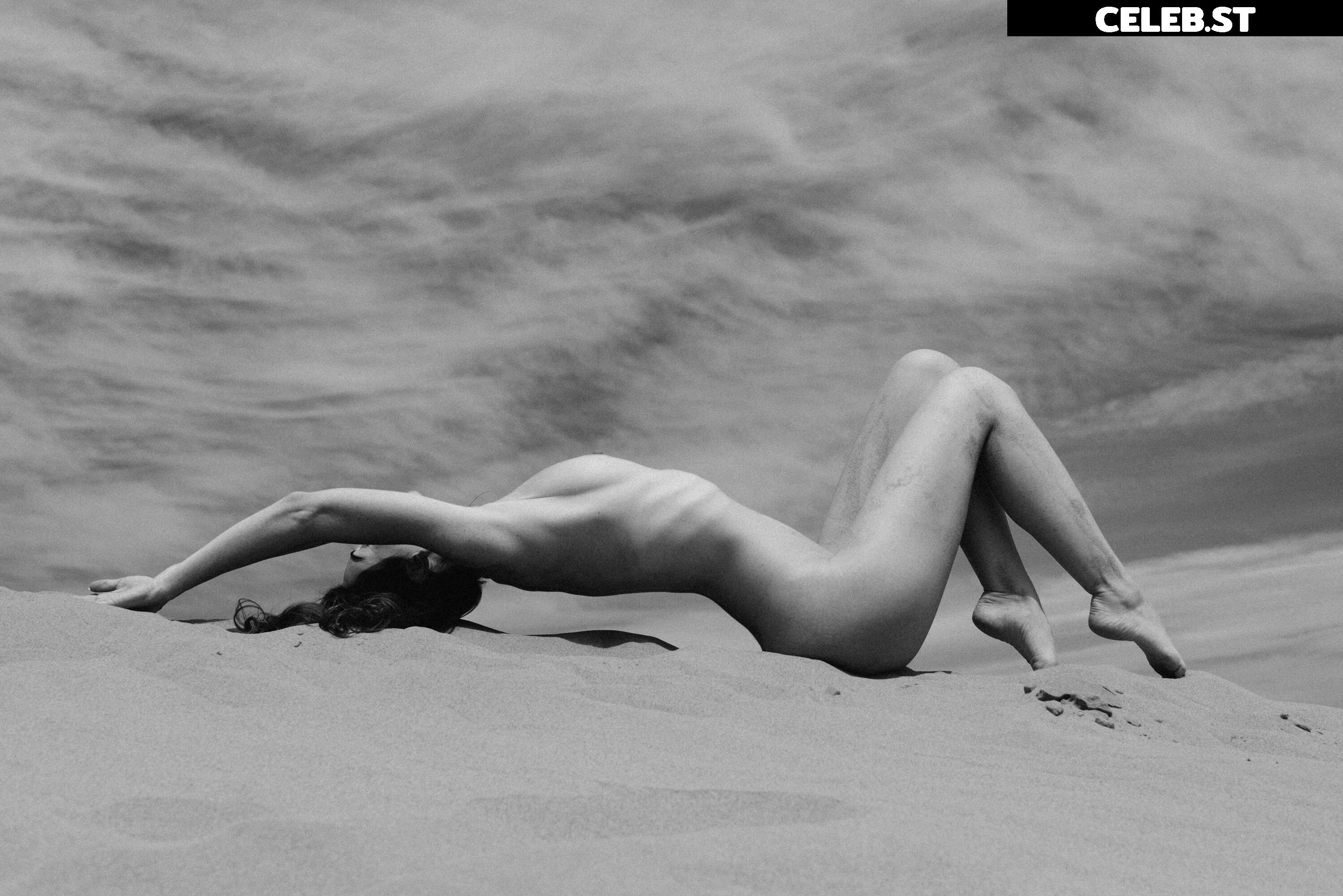 Lady In The Streets / elliejames Image 4025328