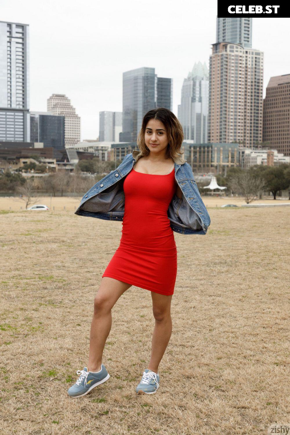 Mia Valentine Image 4014401