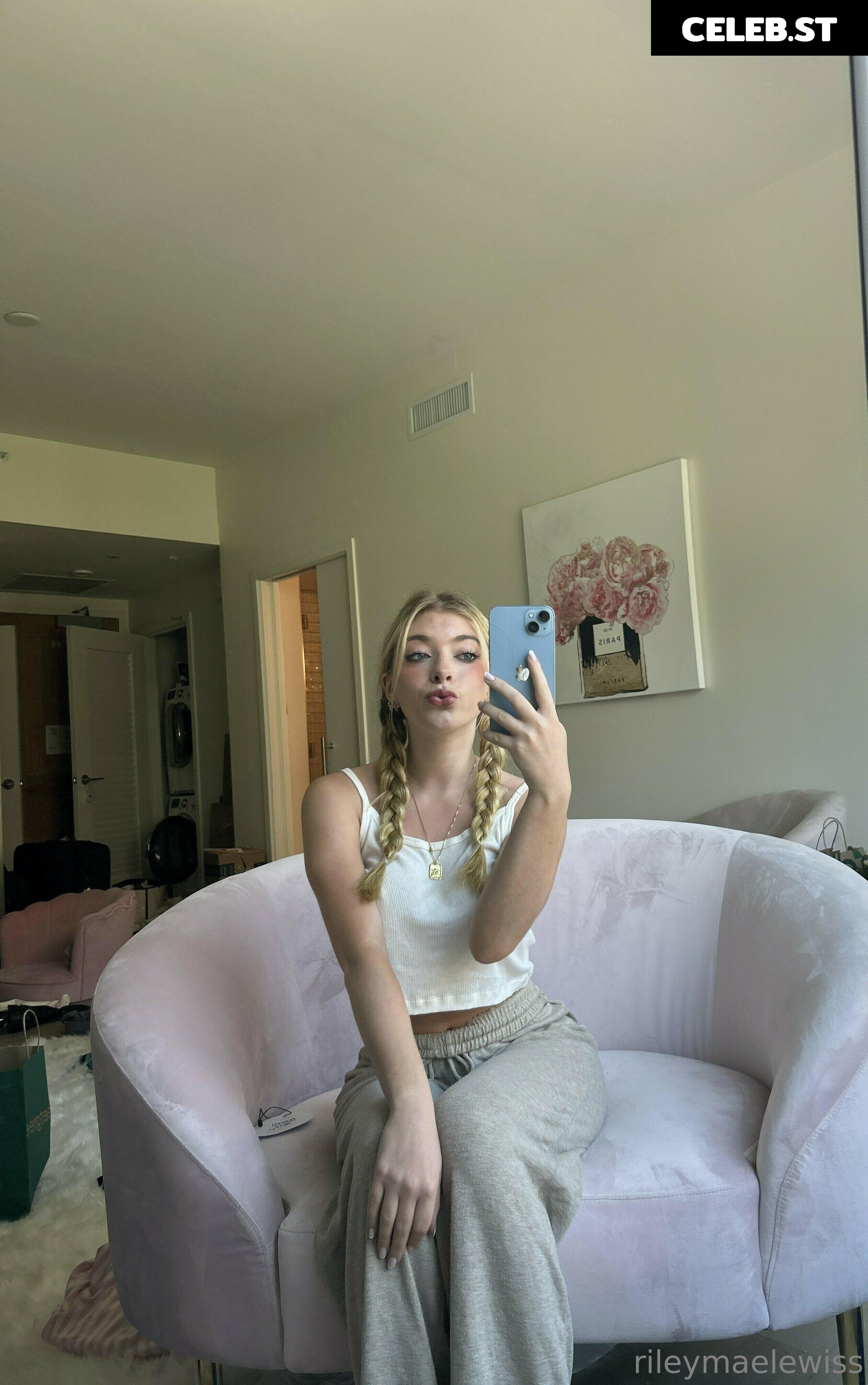 Riley Mae Lewis Image 719089