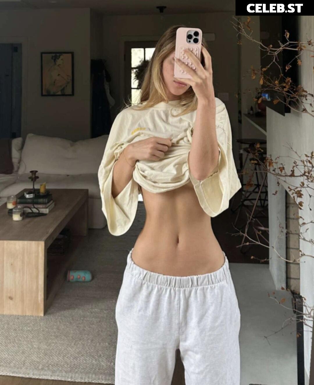 Daisy Keech Image 717527