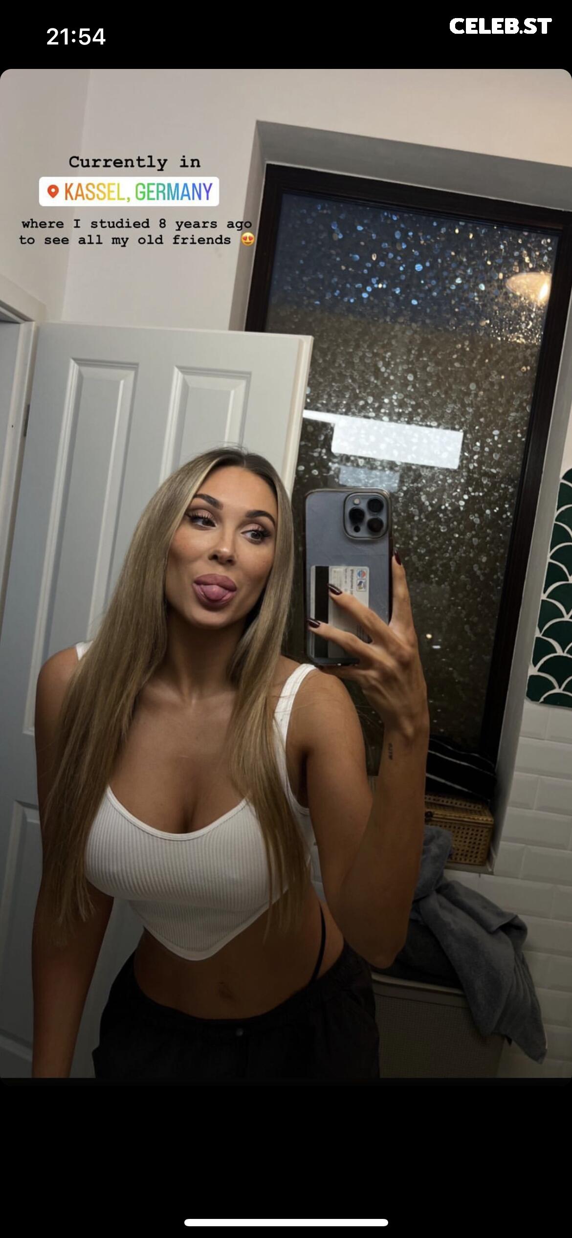 Janine Wiggert Image 714580