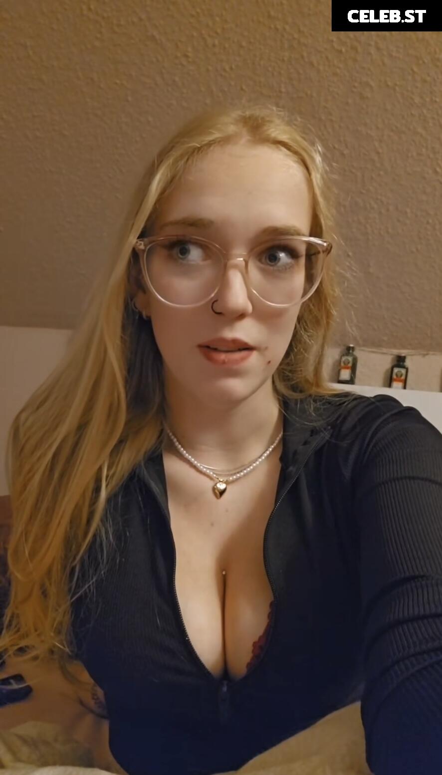 Dorfblondie Image 713251