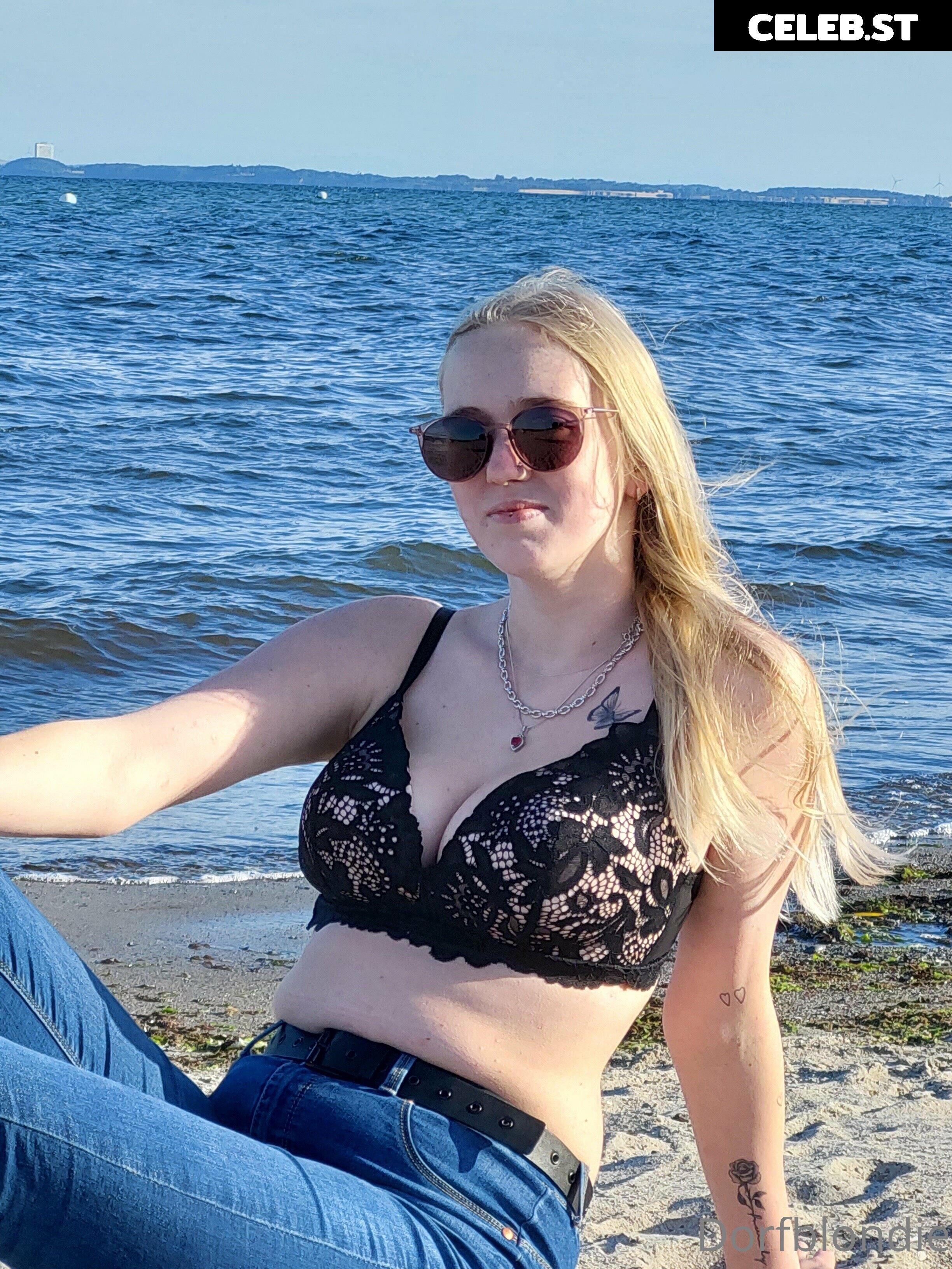 Dorfblondie Image 711580