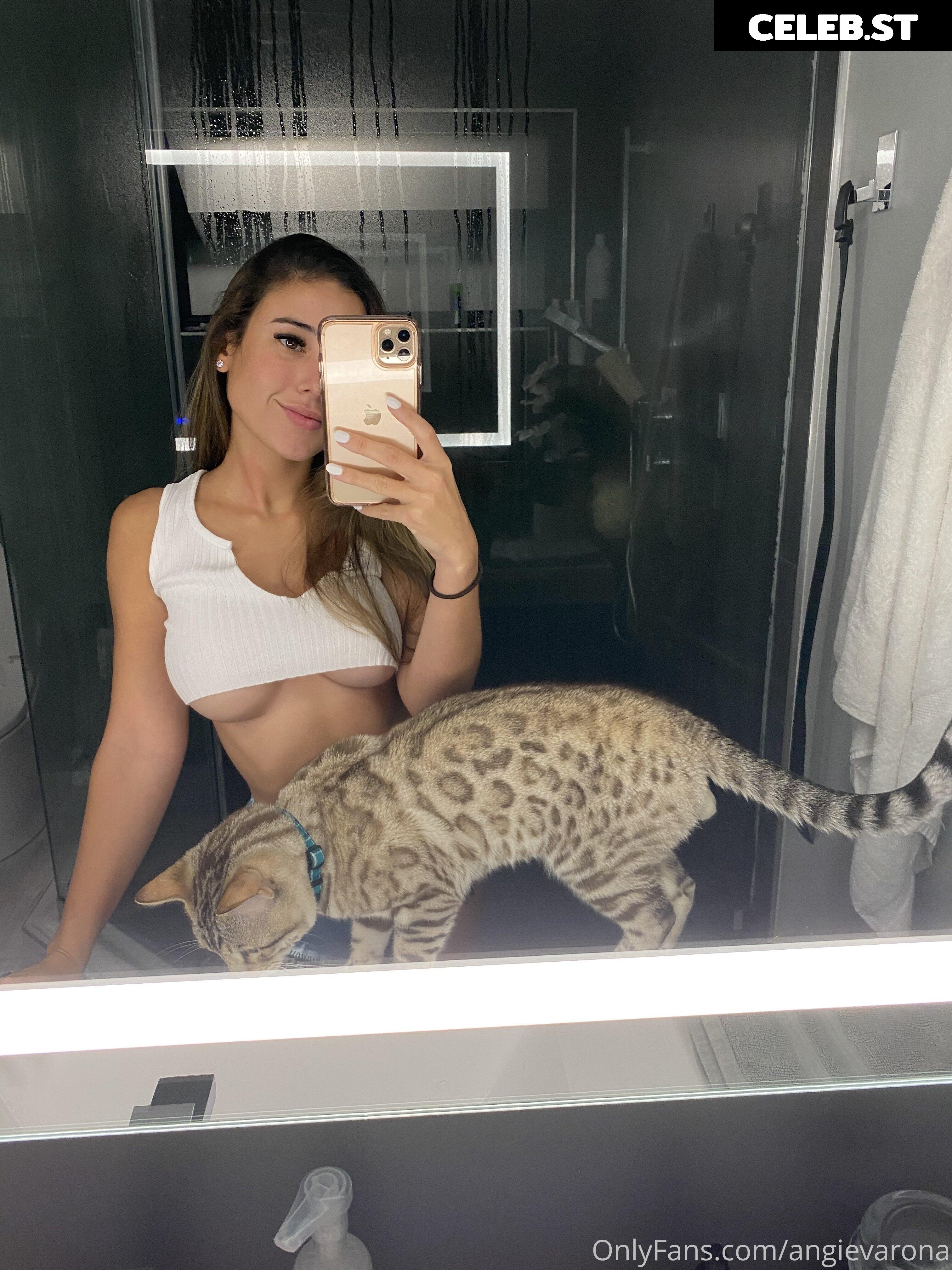 Angie Varona Image 729411