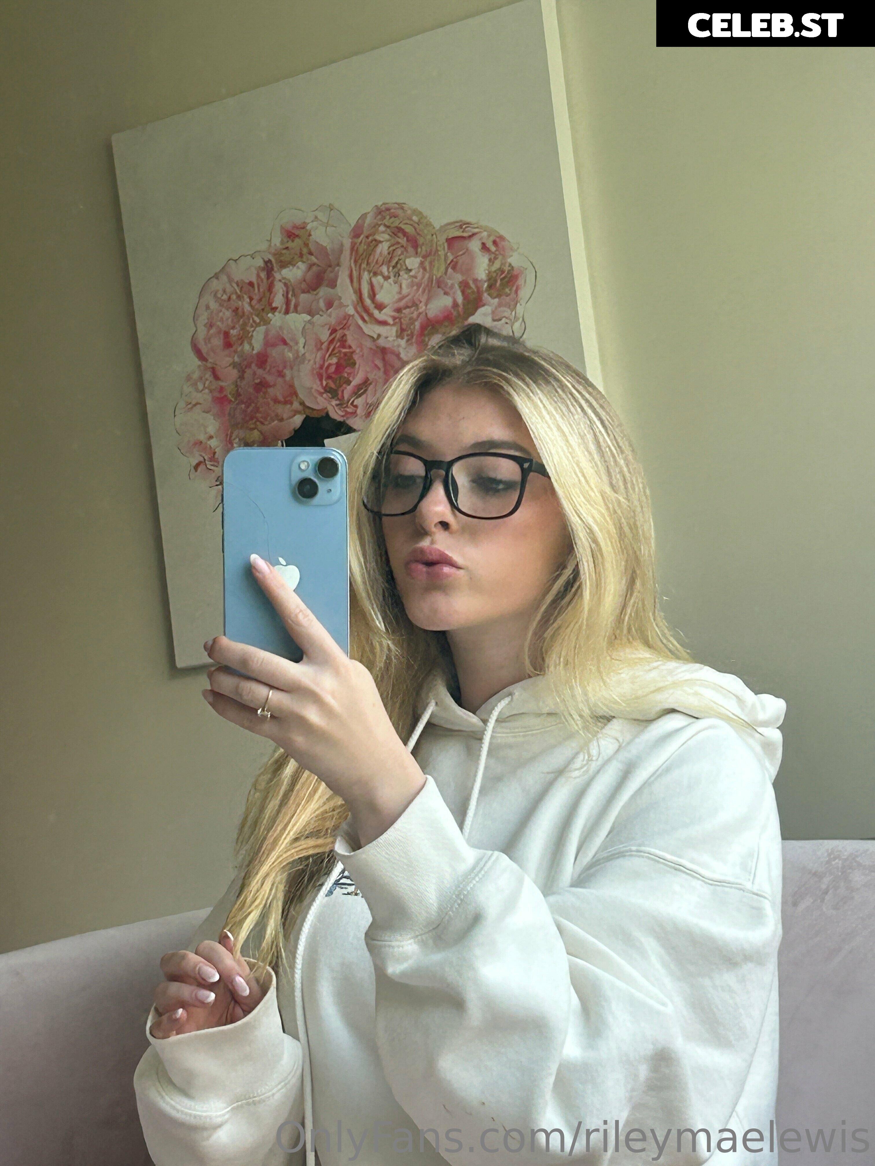 Riley Mae Lewis Image 729267