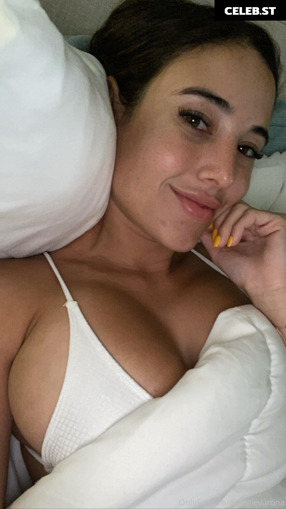 Angie Varona Image 727250
