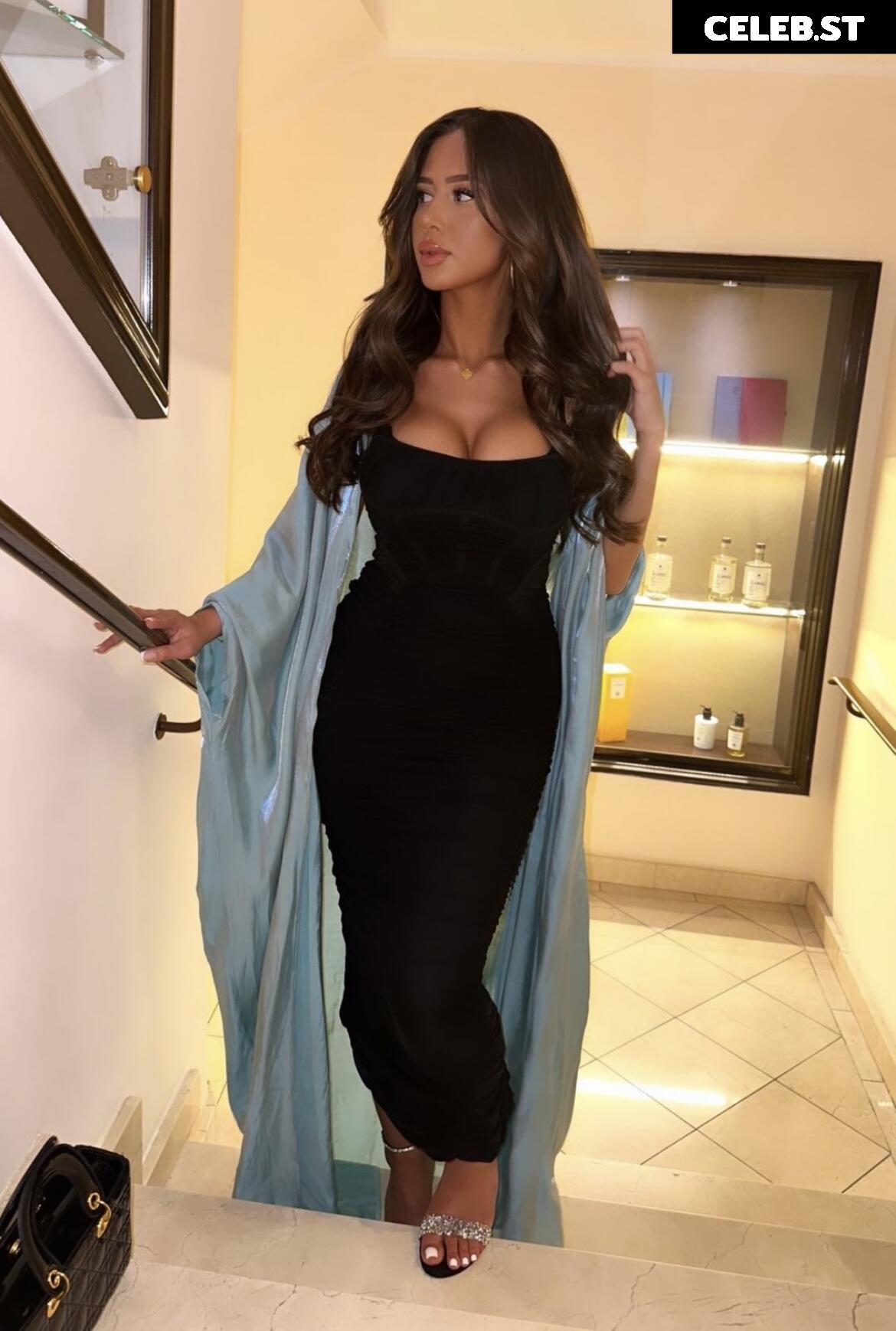 Sarah Saritah Image 726094