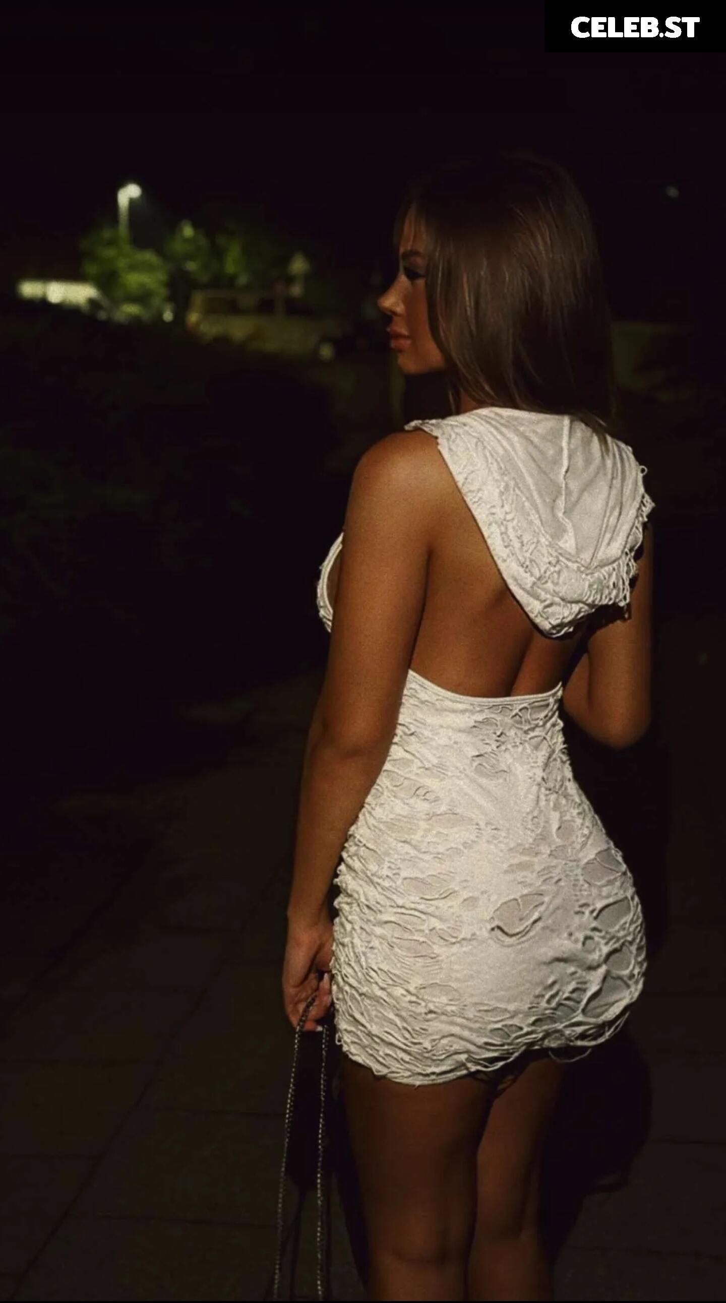 Sarah Saritah Image 725669