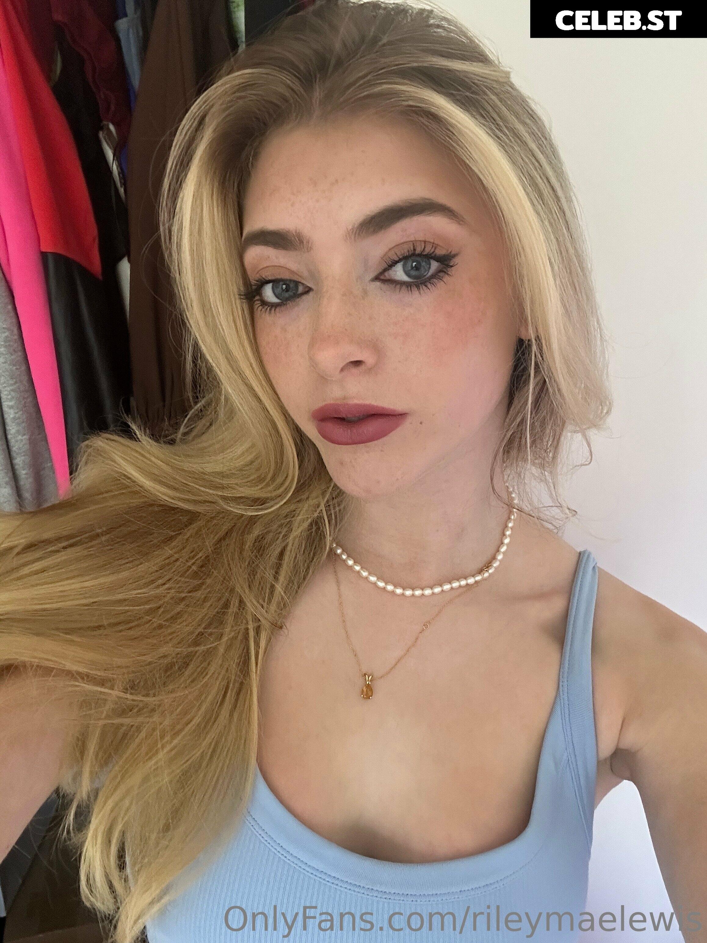 Riley Mae Lewis Image 725023