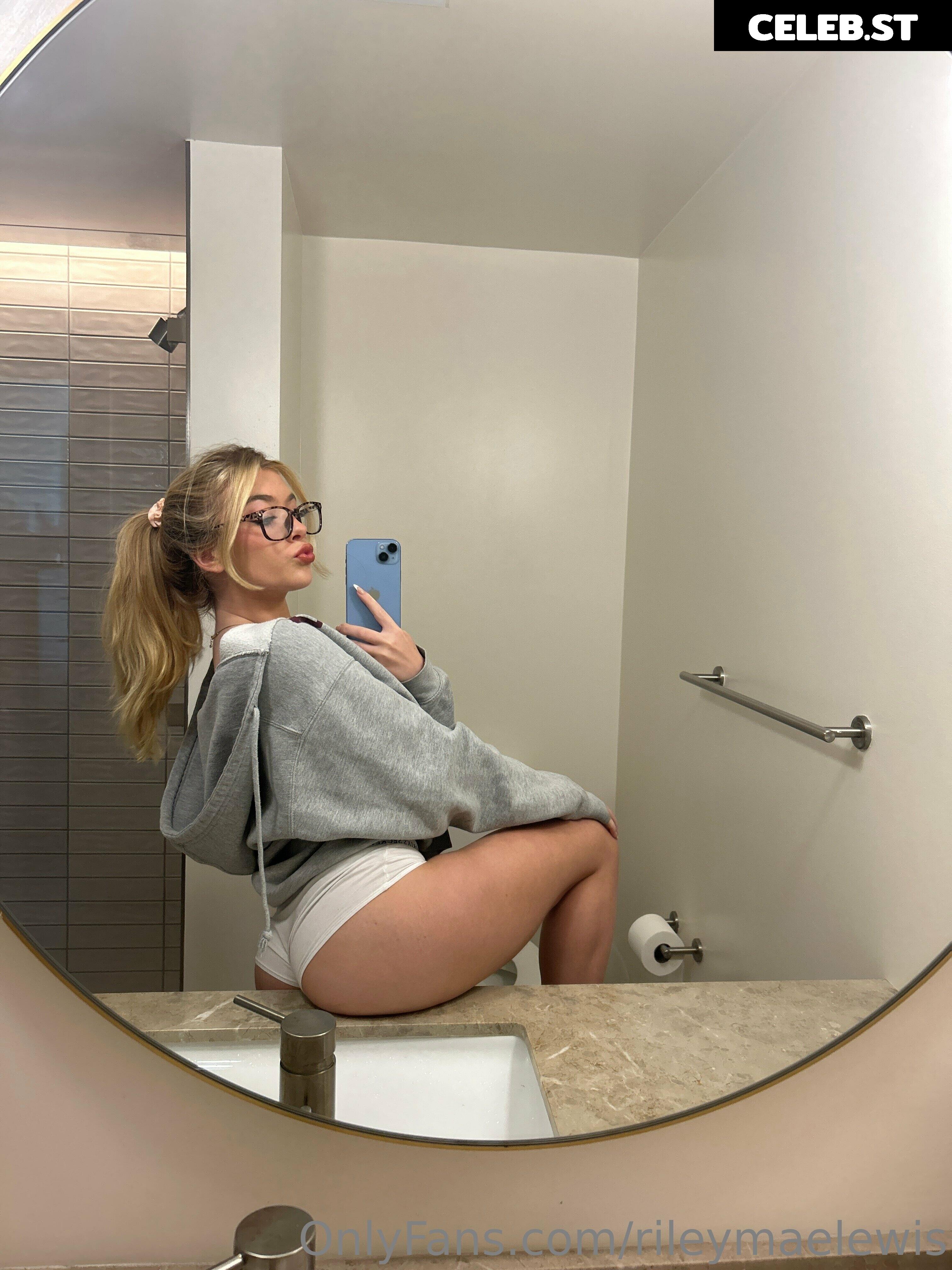 Riley Mae Lewis Image 724706