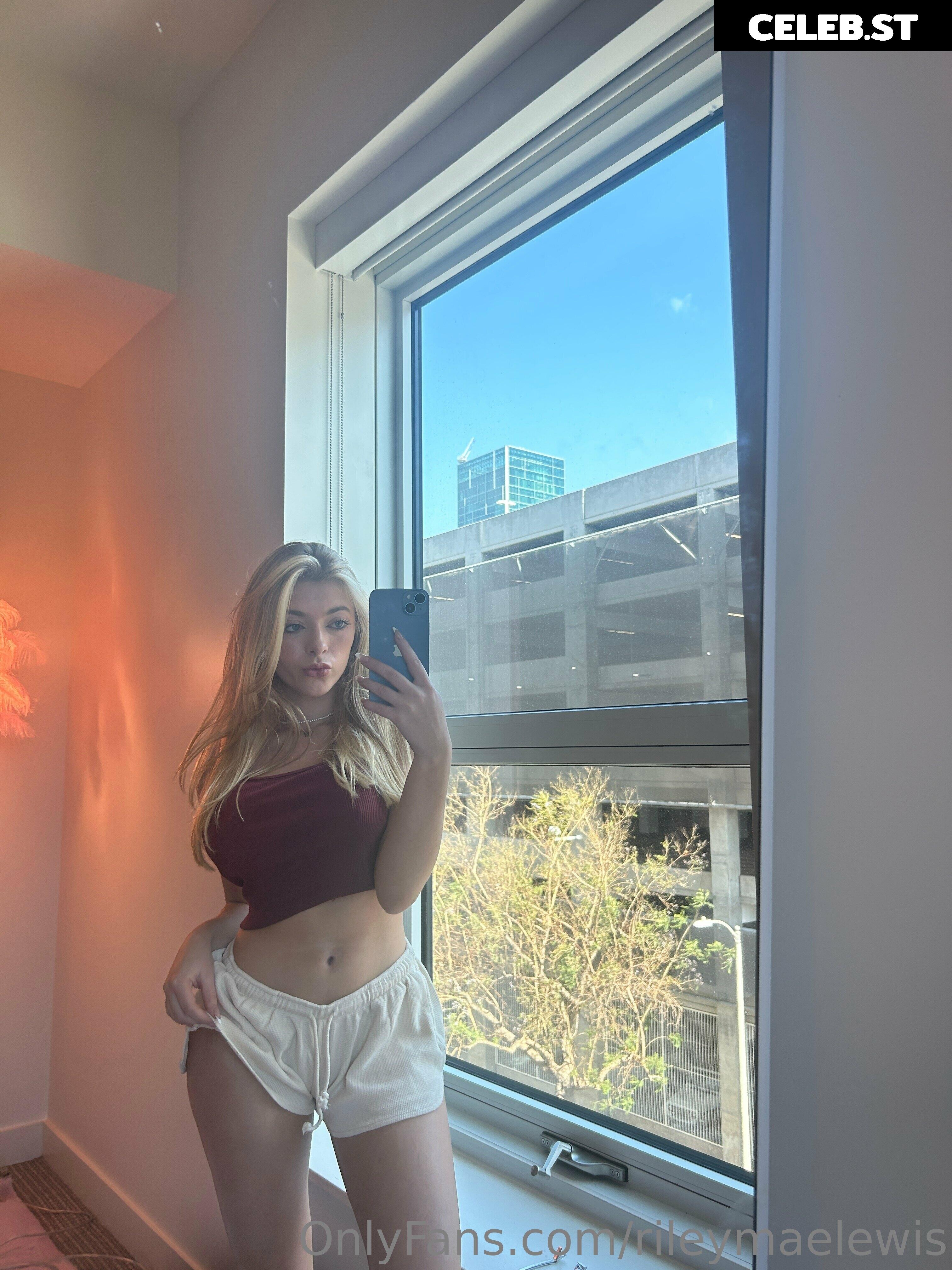 Riley Mae Lewis Image 721721