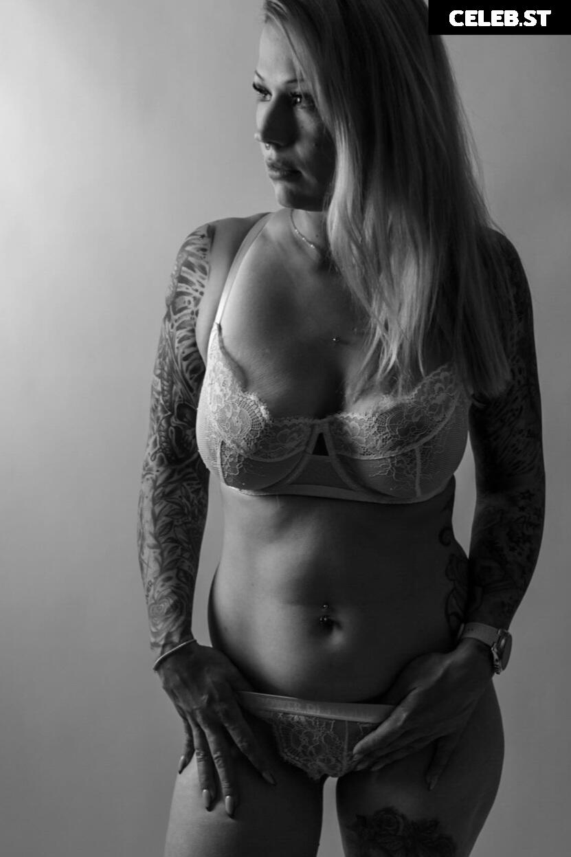 Lisa Joanne Image 720723