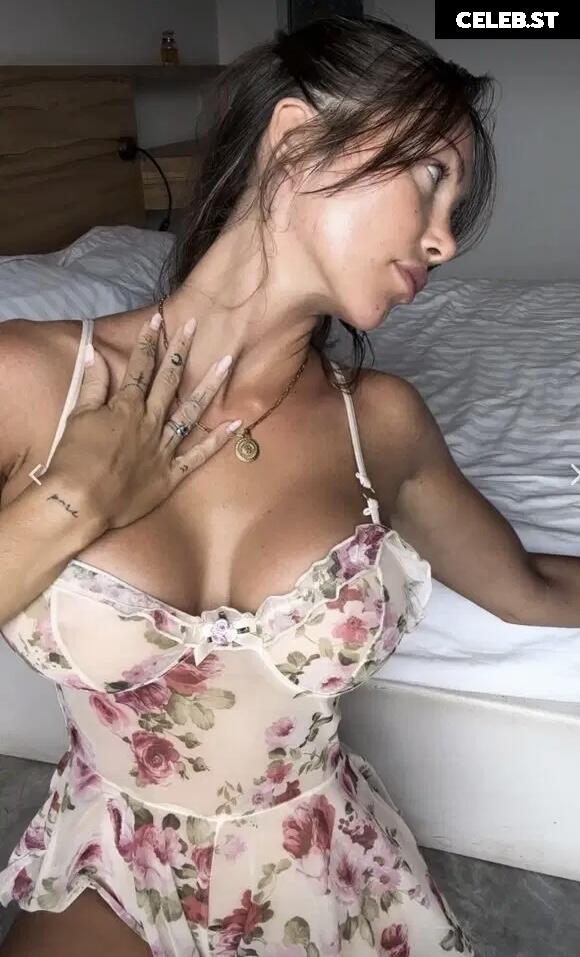 Caroline Einhoff Image 739475