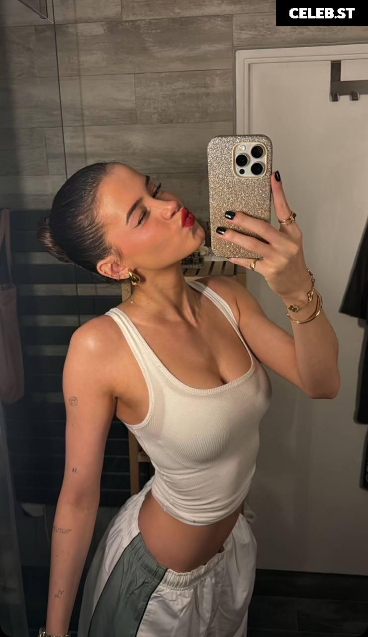 Léa Elui Image 738364