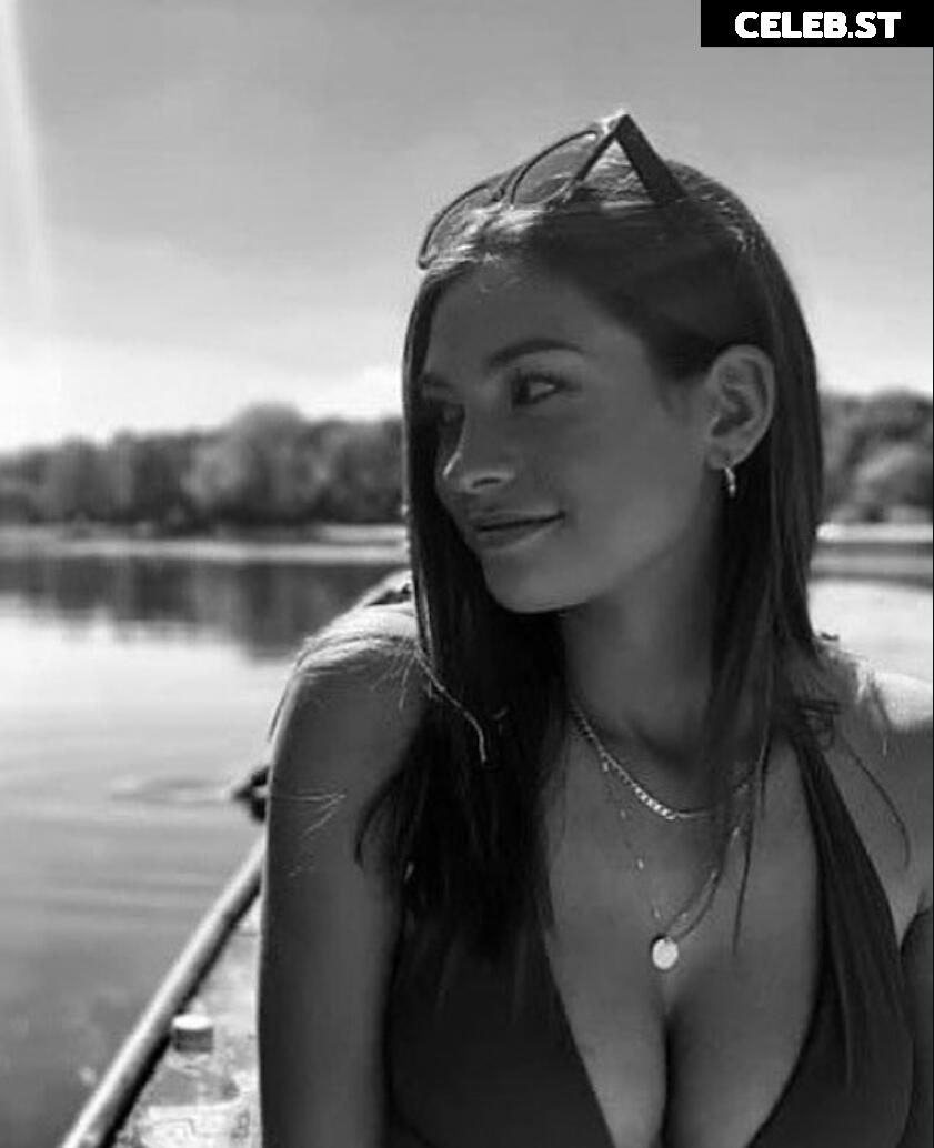 Sophia Weber Image 737033