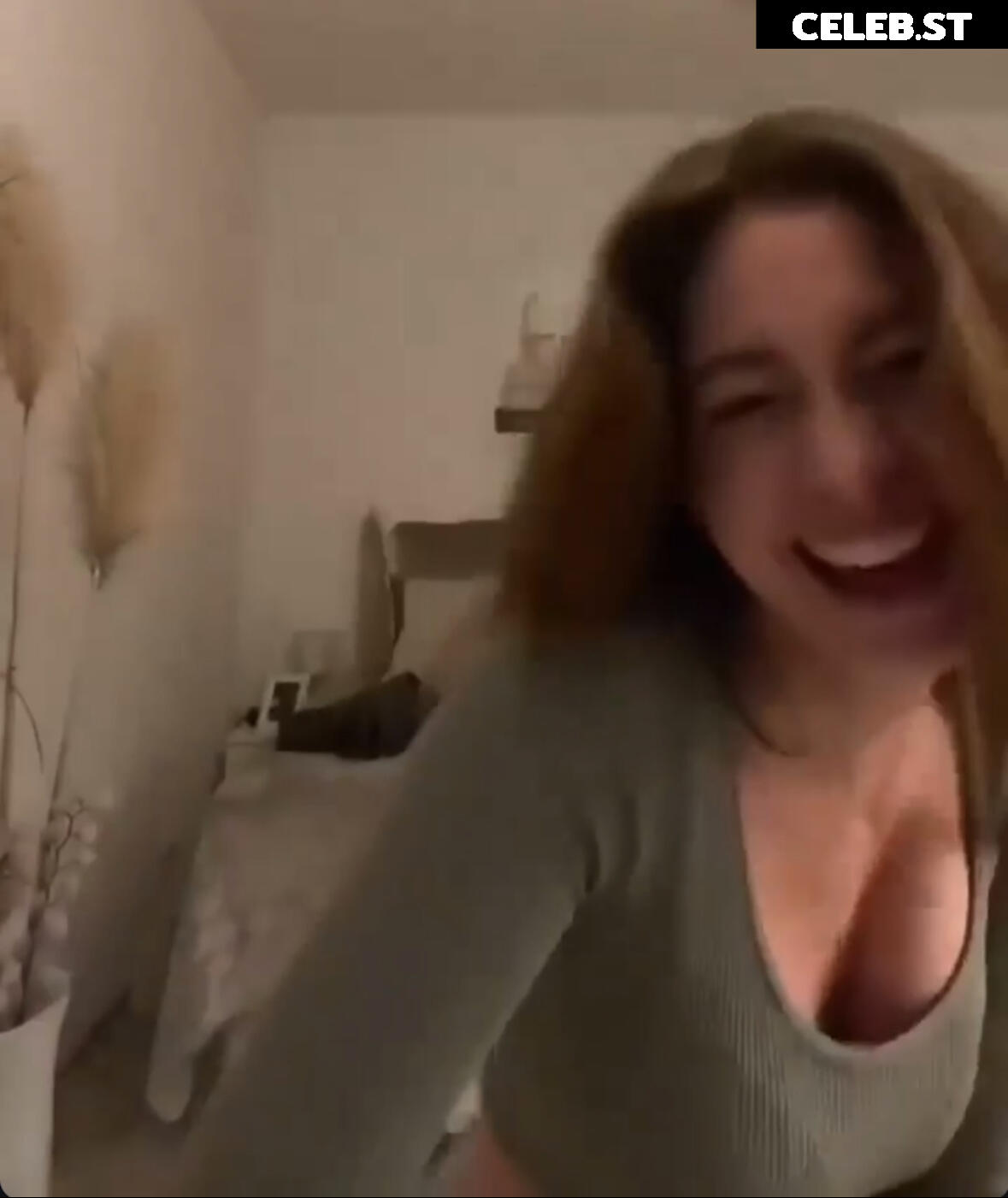 Sophia Weber Image 736963