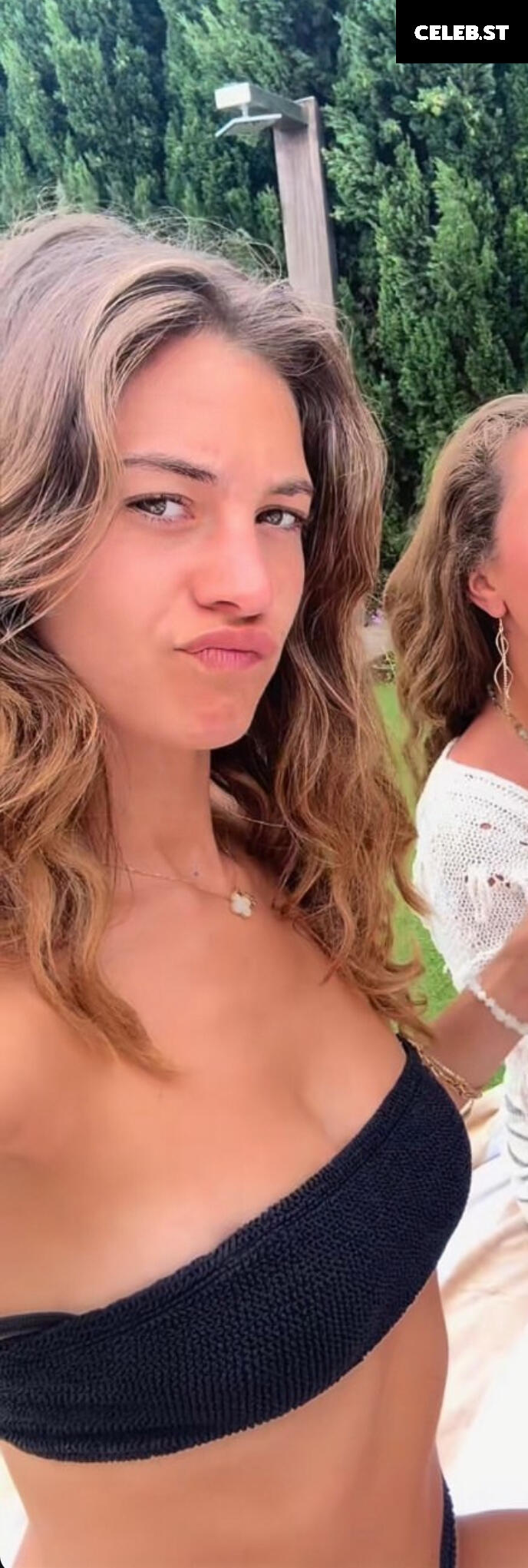 Sophia Weber Image 736919