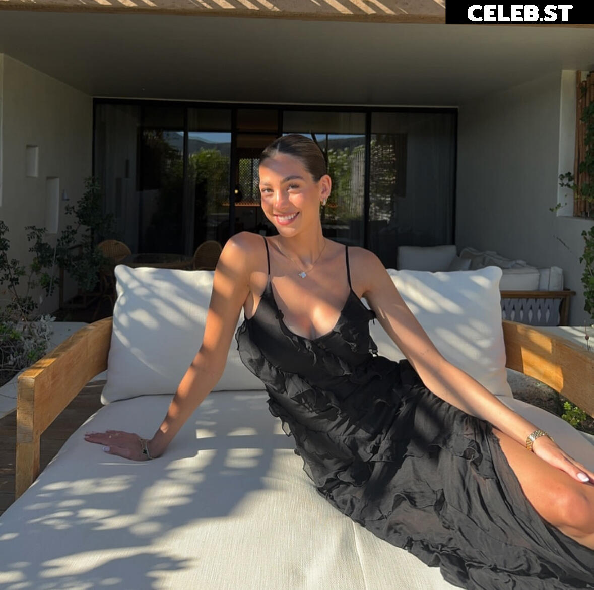 Sophia Weber Image 735317