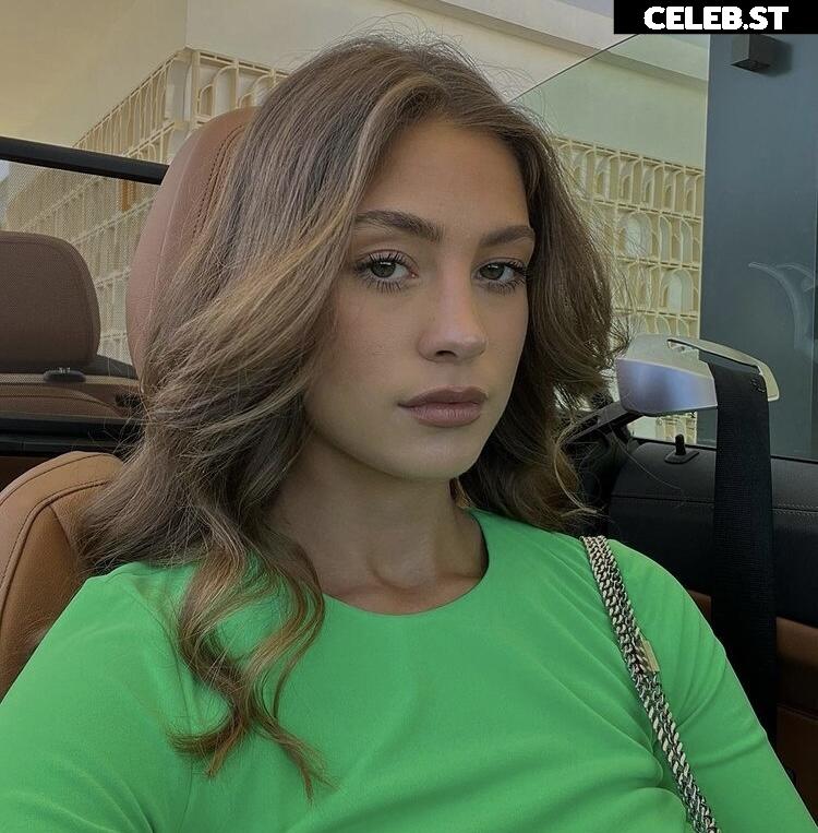 Sophia Weber Image 734486