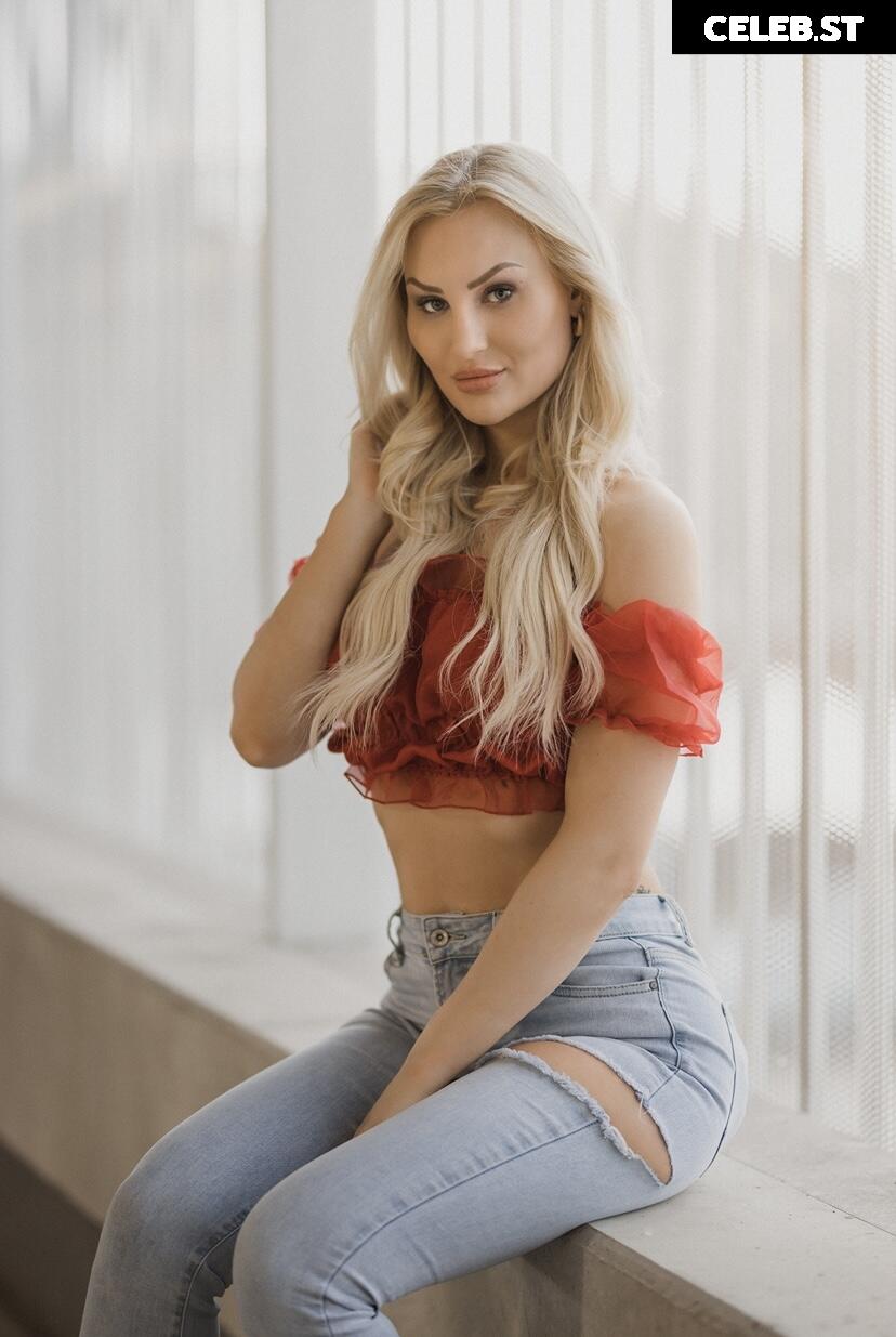 Giulie Hope Santana Image 734153