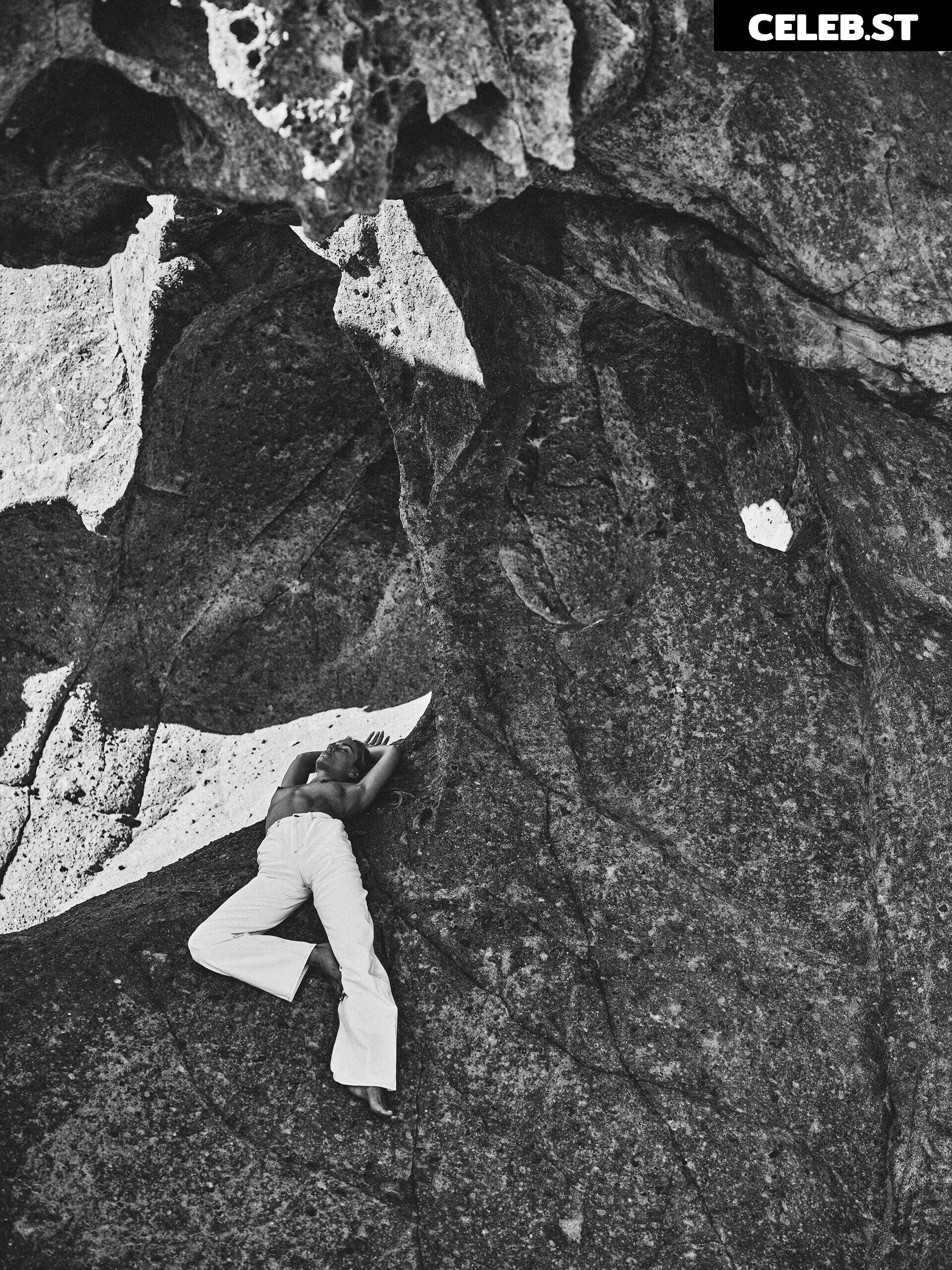 Aude-Jane Deville Image 734123