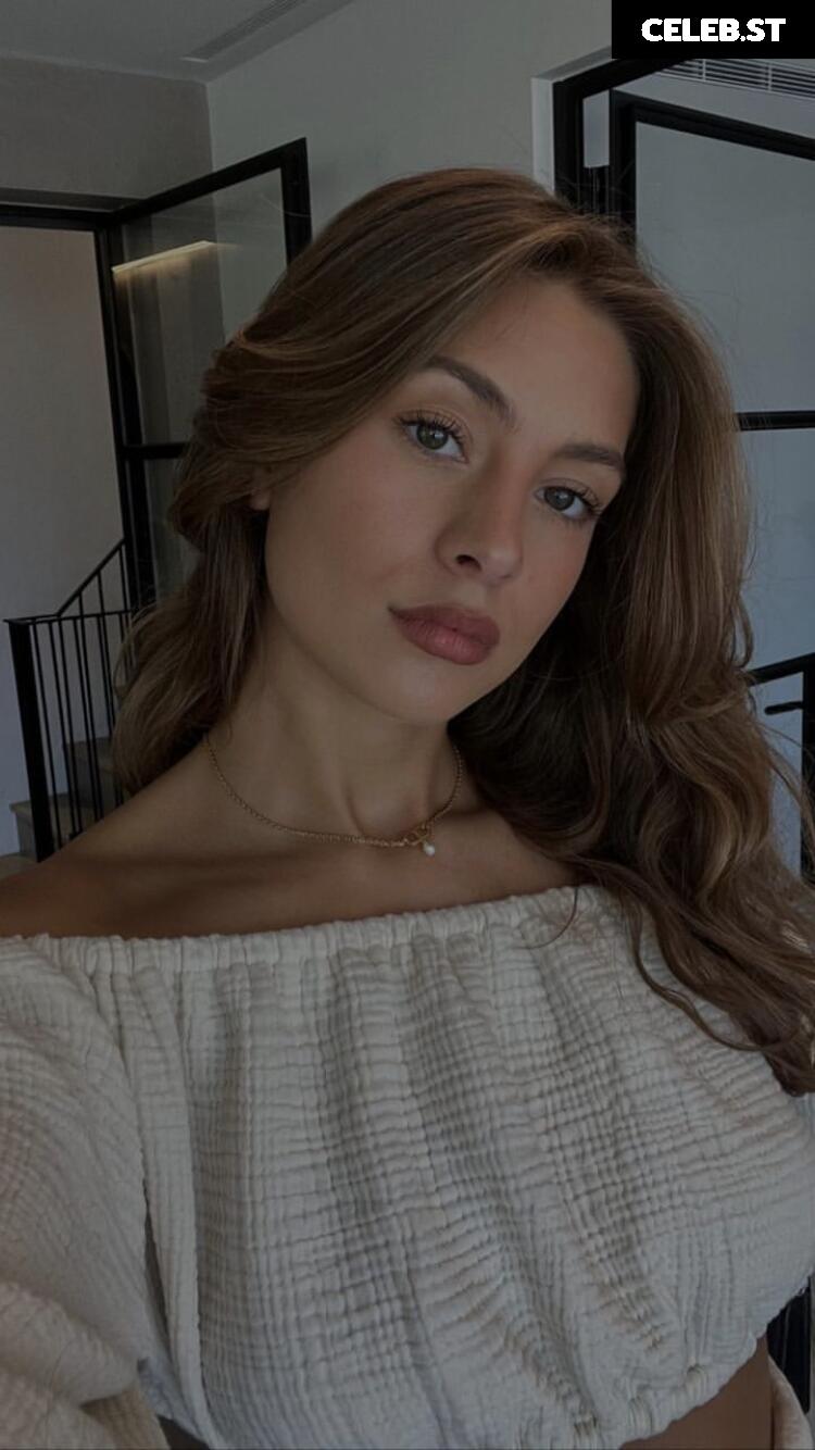 Sophia Weber Image 734276